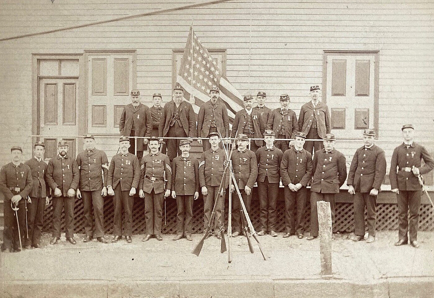 RARE CIVIL WAR - PENNSYLVANIA VOLS. ID'd VETERAN'S GROUP 1890 PHOTOGRAPH
