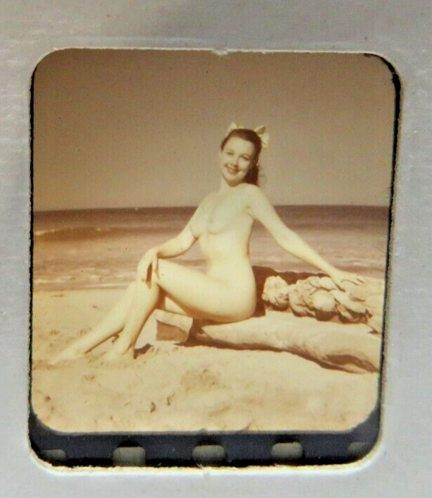 Stereo Photo Realist 3D Slide Transparency Nude Woman Beach #66