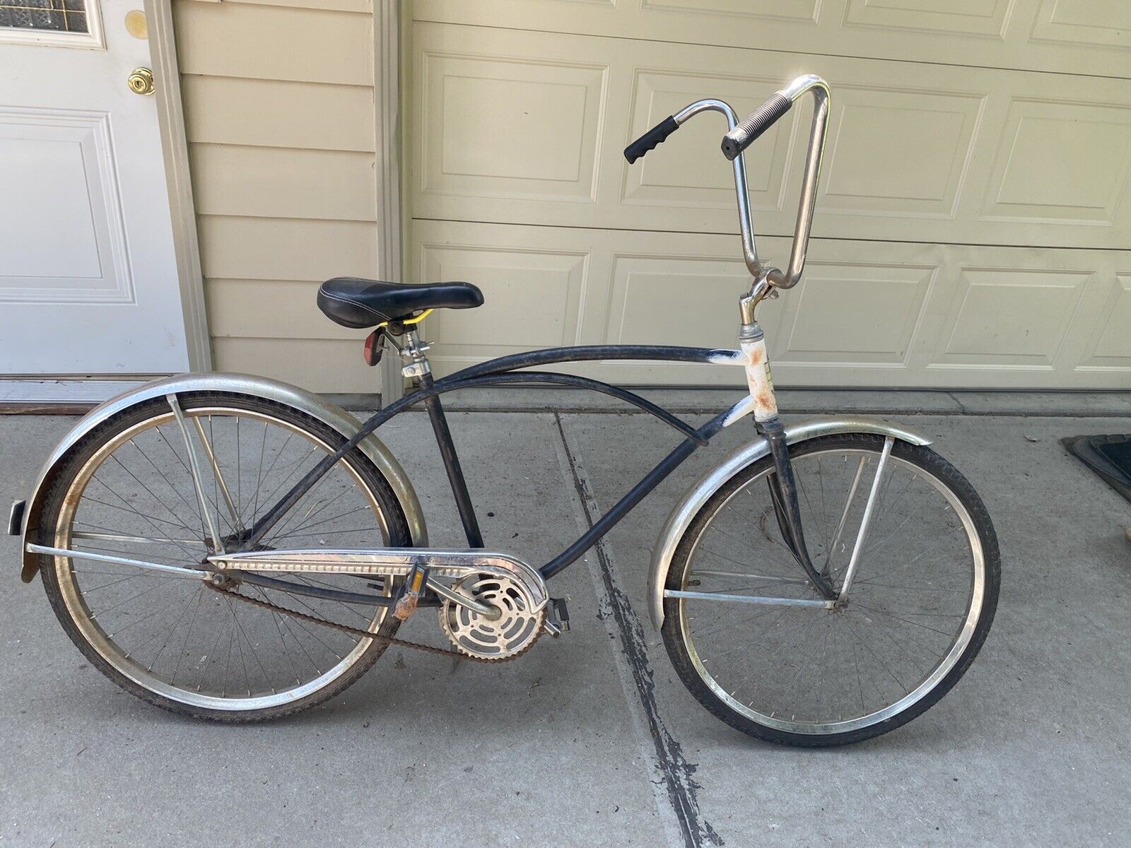 1950s? 1960s?  Hiawatha Gambles Vtg bike with High Tall Handle Bars Rideable