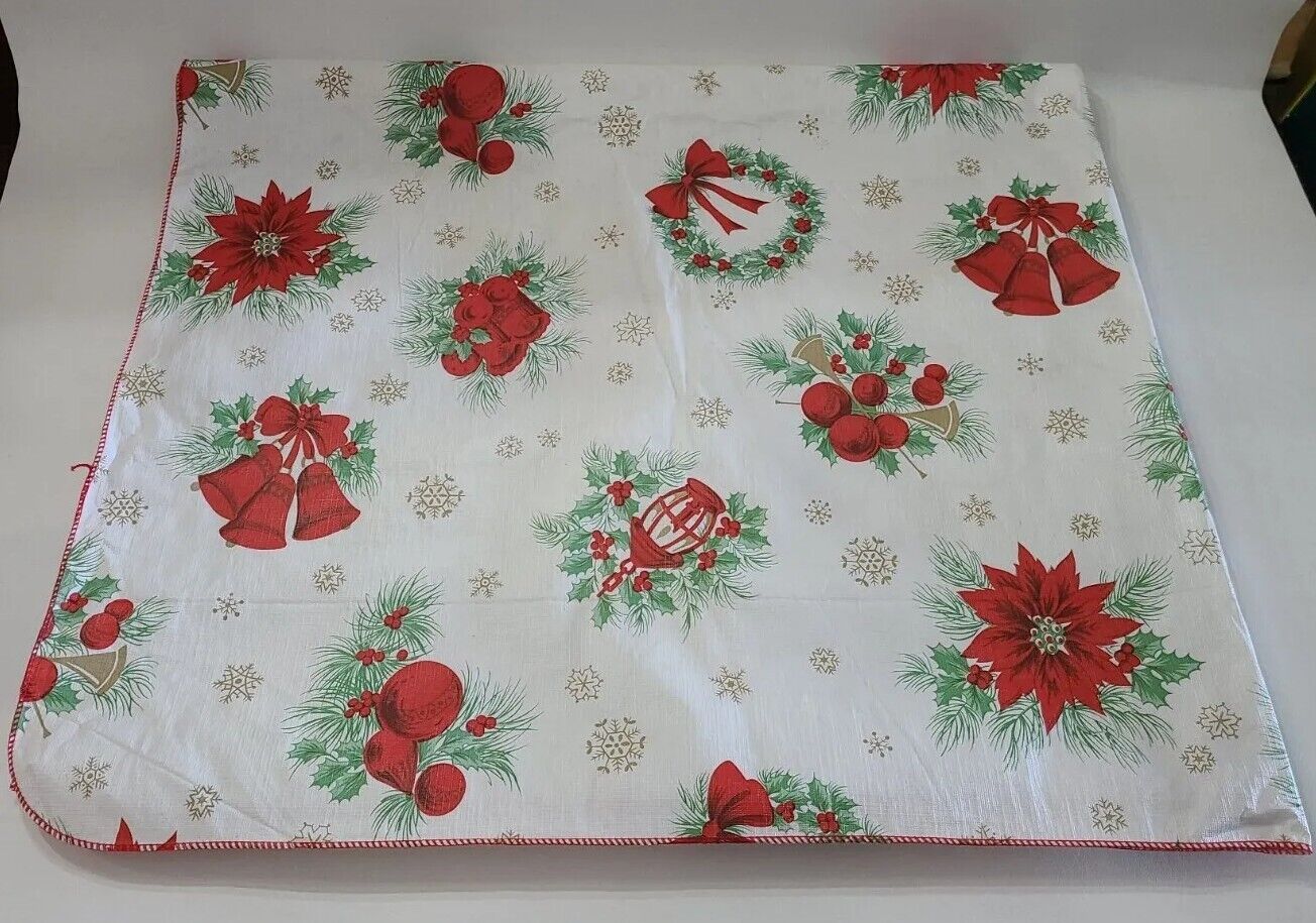 Vintage Christmas Wreath  Vinyl Flannel Back Tablecloth Oblong  88.5\
