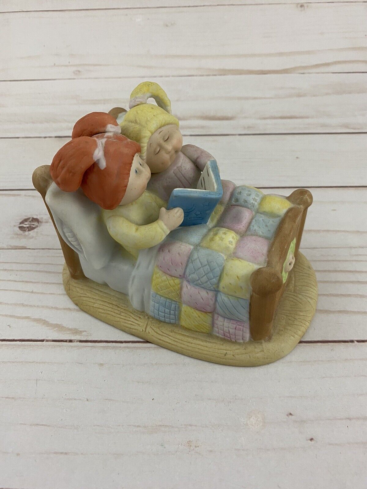 Cabbage Patch Xavier Roberts Ceramic Figurine Sisters Reading in Bed 1984 CBK