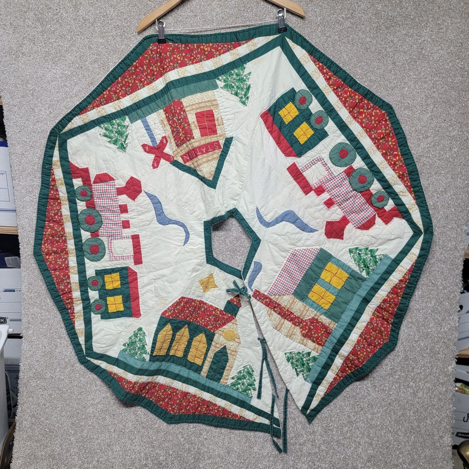 Vth Hand Quilted Christmas Tree Skirt Quilted Train House Green Patchwork 46\