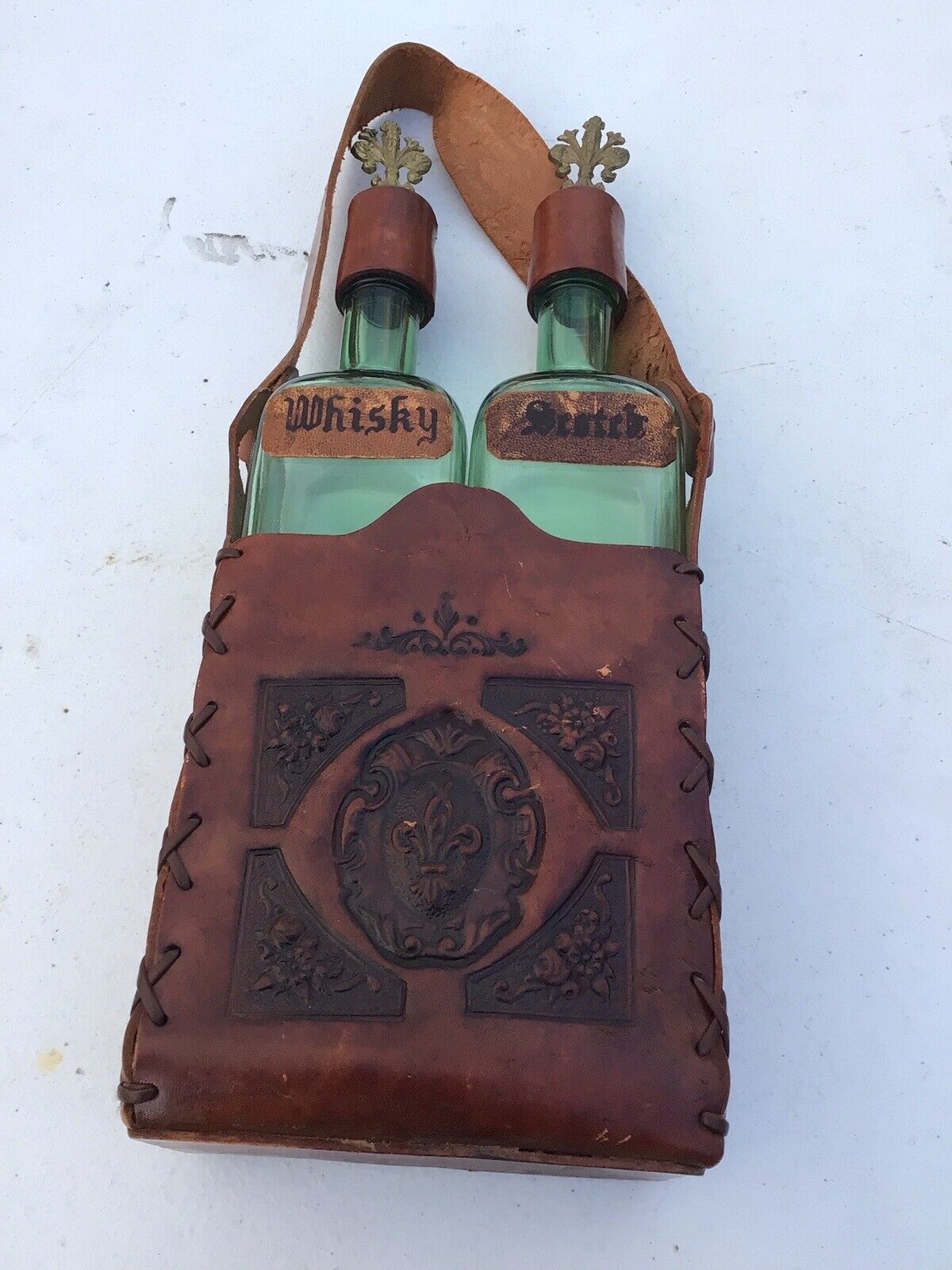 Vintage Whisky And Scotch Decanters W/leather Caddy Made In Italy
