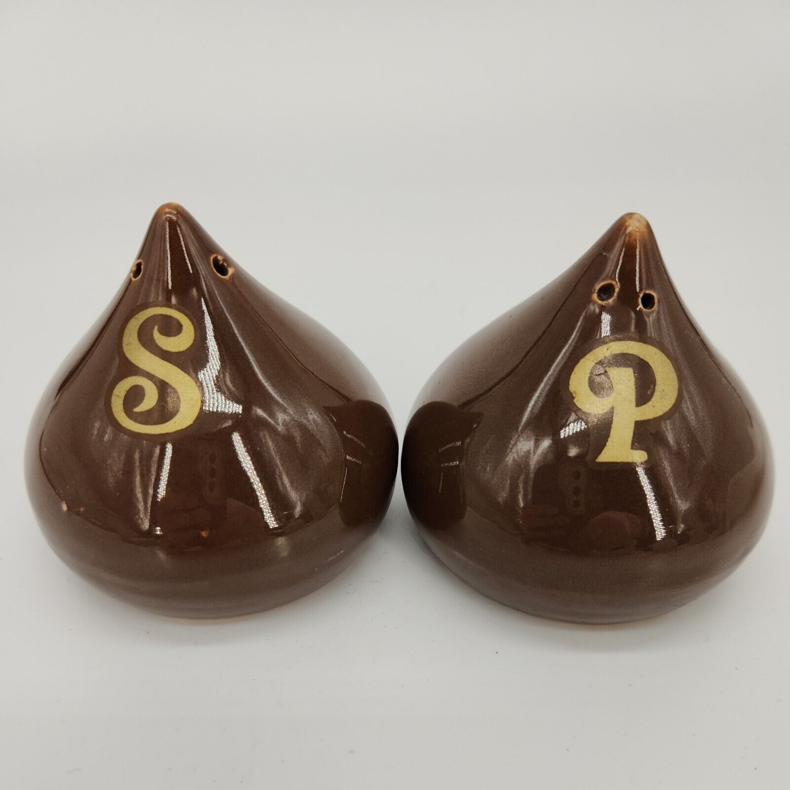 Vintage Japan Chocolate Drop Hershey Park Souvenir Kisses Salt Pepper Shakers 
