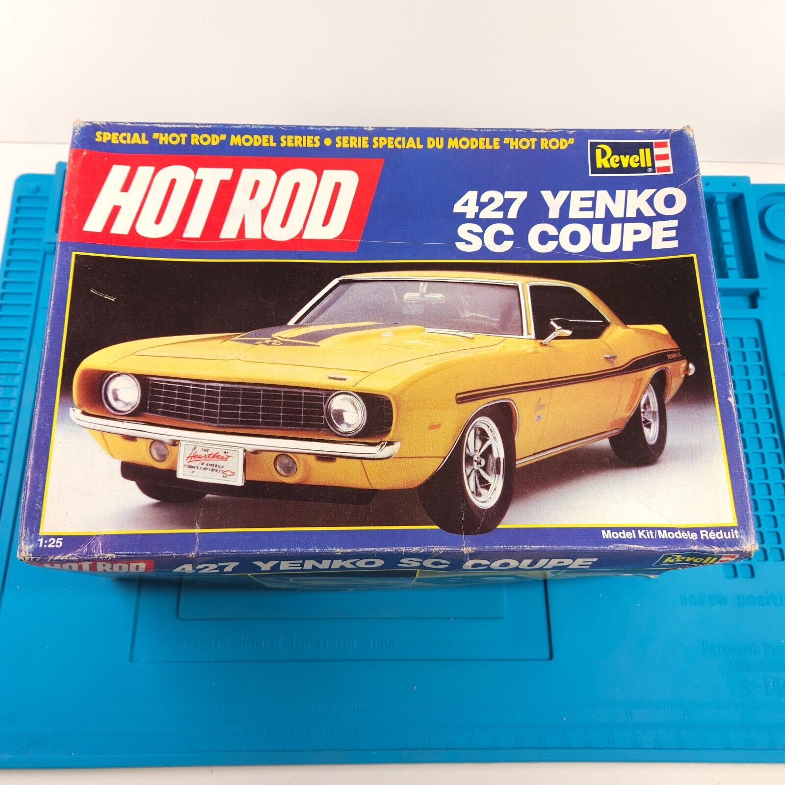 VTG 1990 REVELL 1969 427 Yenko SC Camaro 1/25 Scale Plastic Model Kit #7132