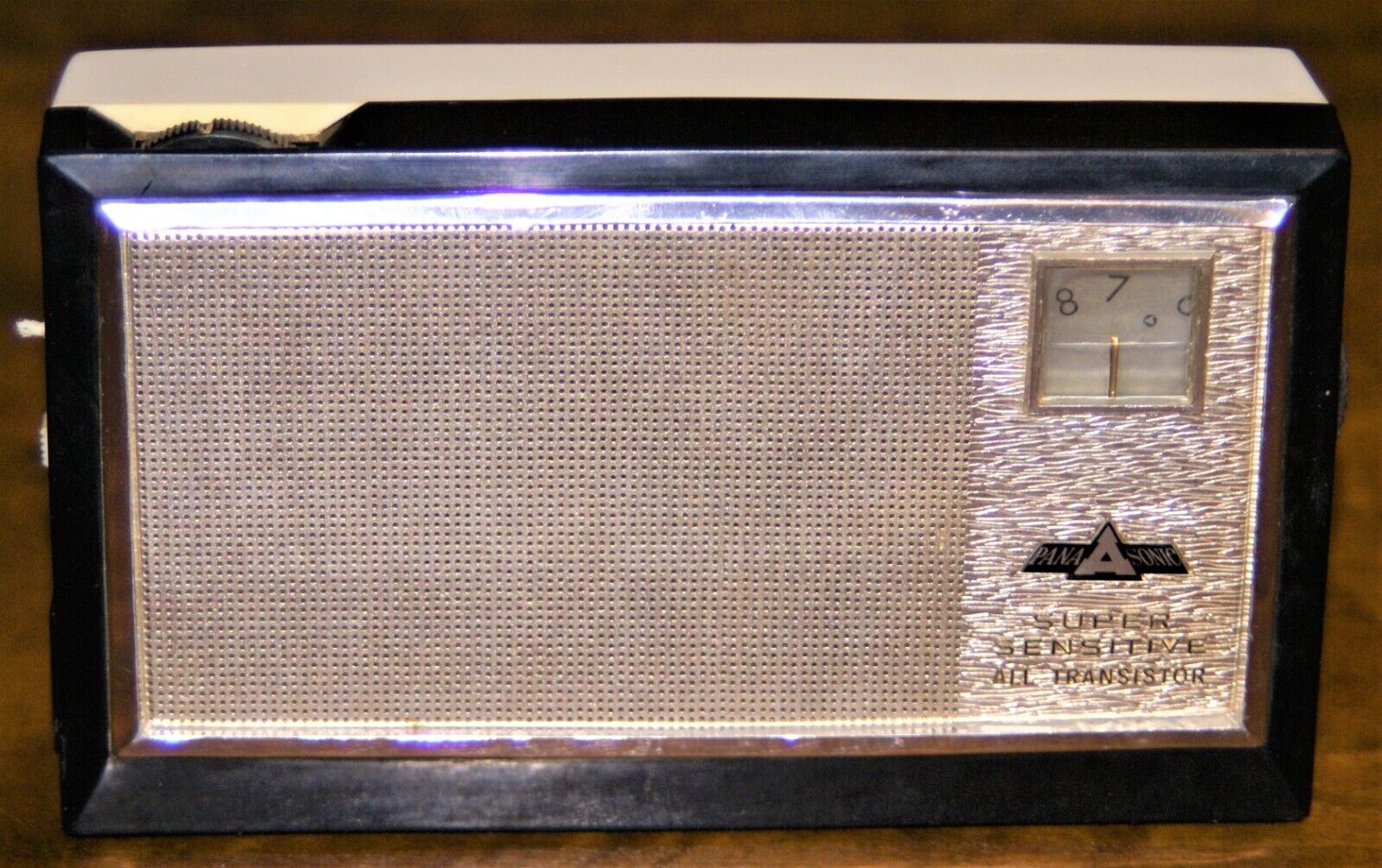 Panasonic Super Sensitive 7 Transistor Portable Radio T-50AA w Case (1962) WORKS