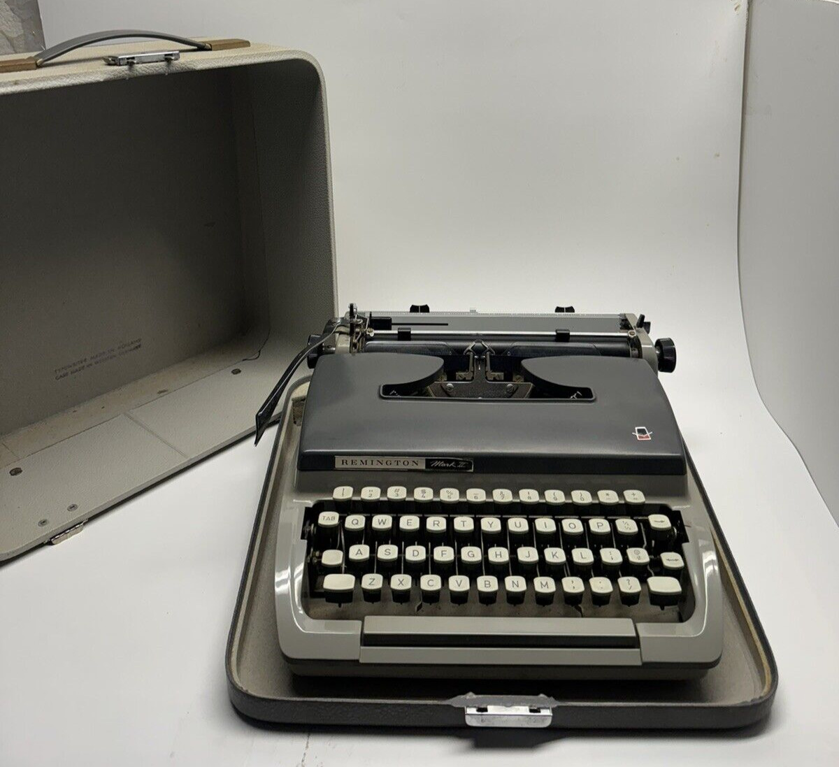 VINTAGE 1966 Remington Mark II Typewriter: Original case Made in Germany WORKING
