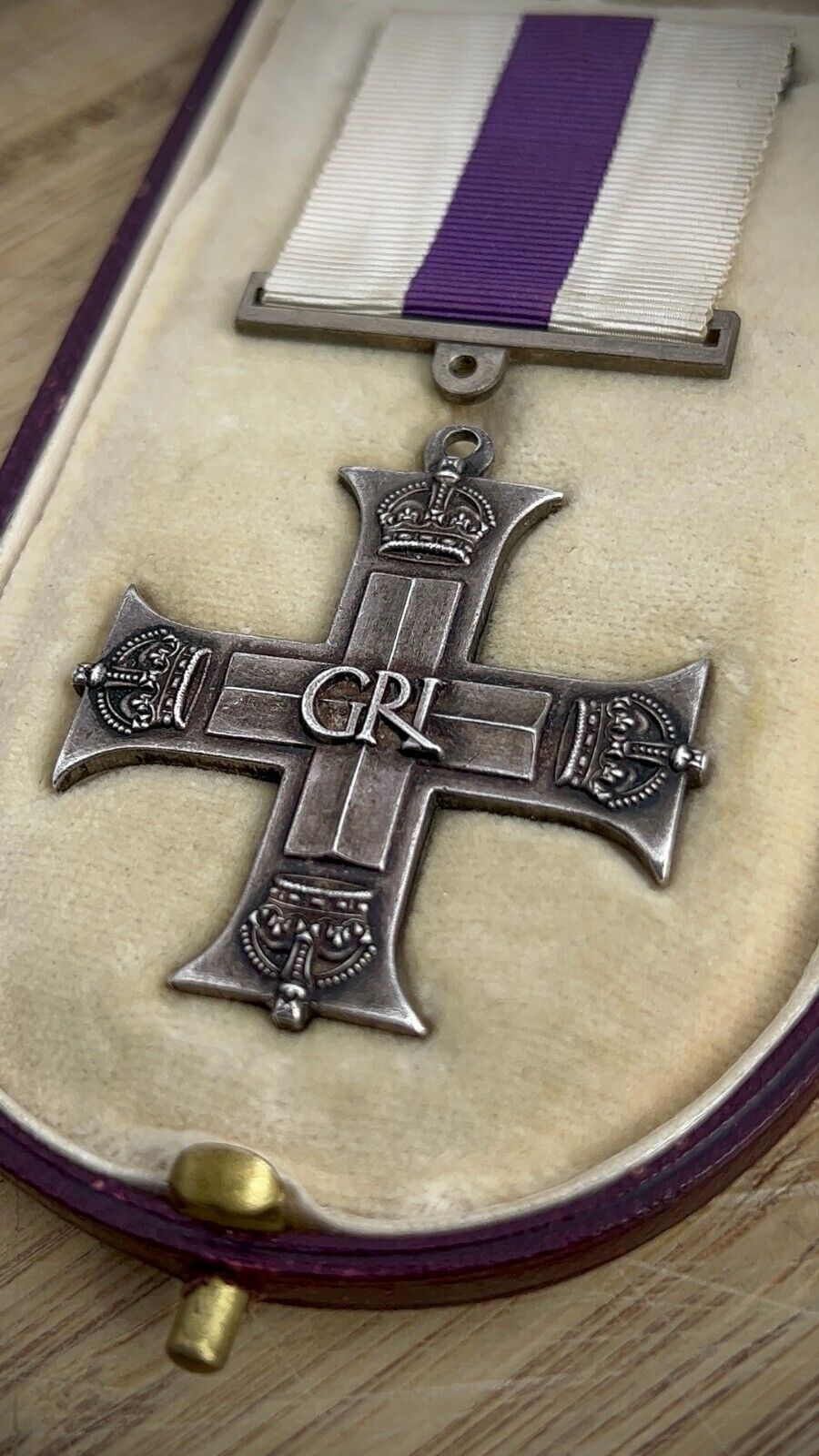 1943 WWII Authentic Military Cross GRI Issue EXTREMELY FINE With Original Case