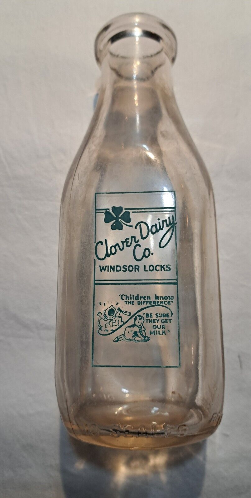Rare Clover Dairy Co. Milk Bottle One Quart Windsor Locks