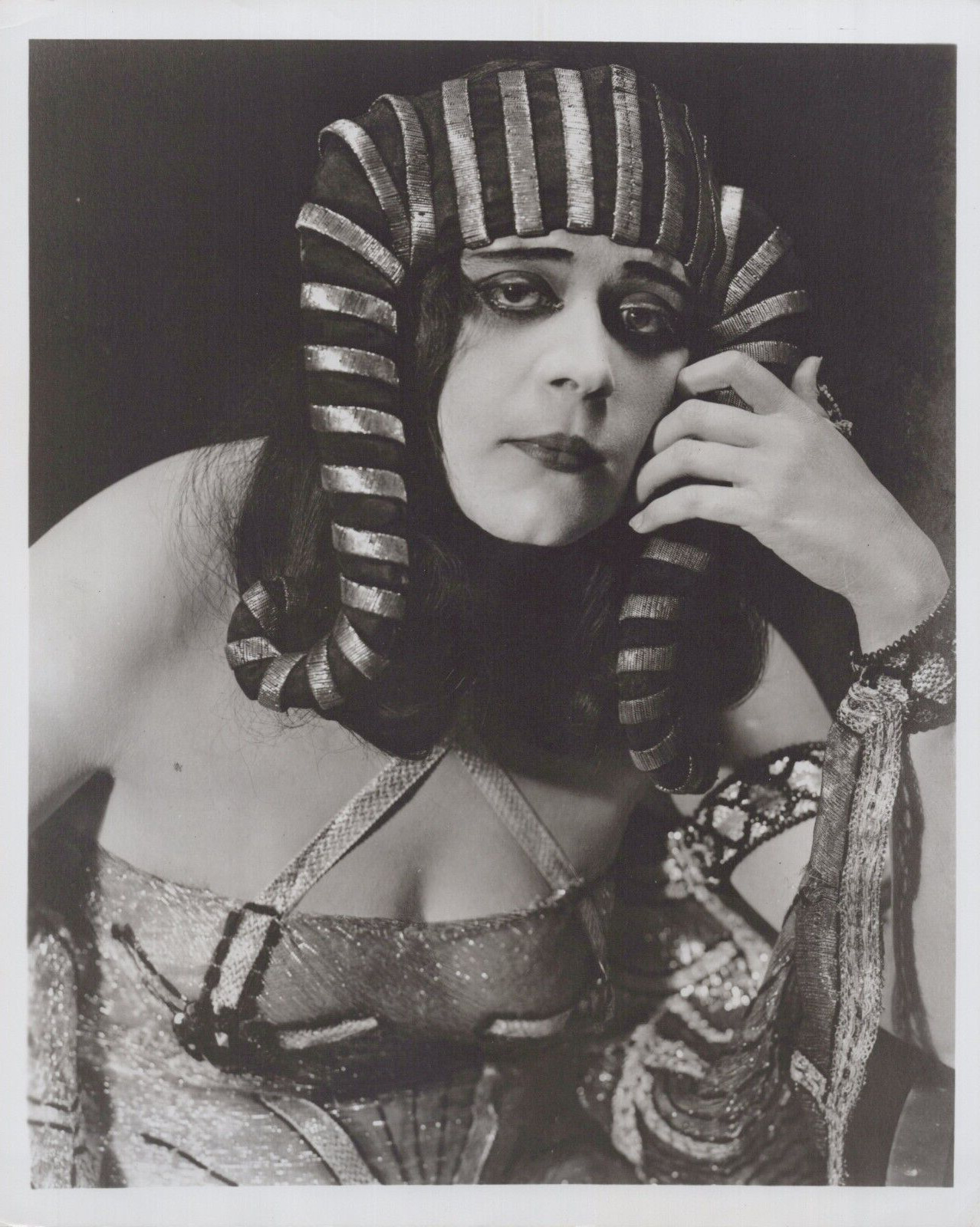 HOLLYWOOD BEAUTY THEDA BARA as CLEOPATRA STUNNING PORTRAIT 1960s Photo C23