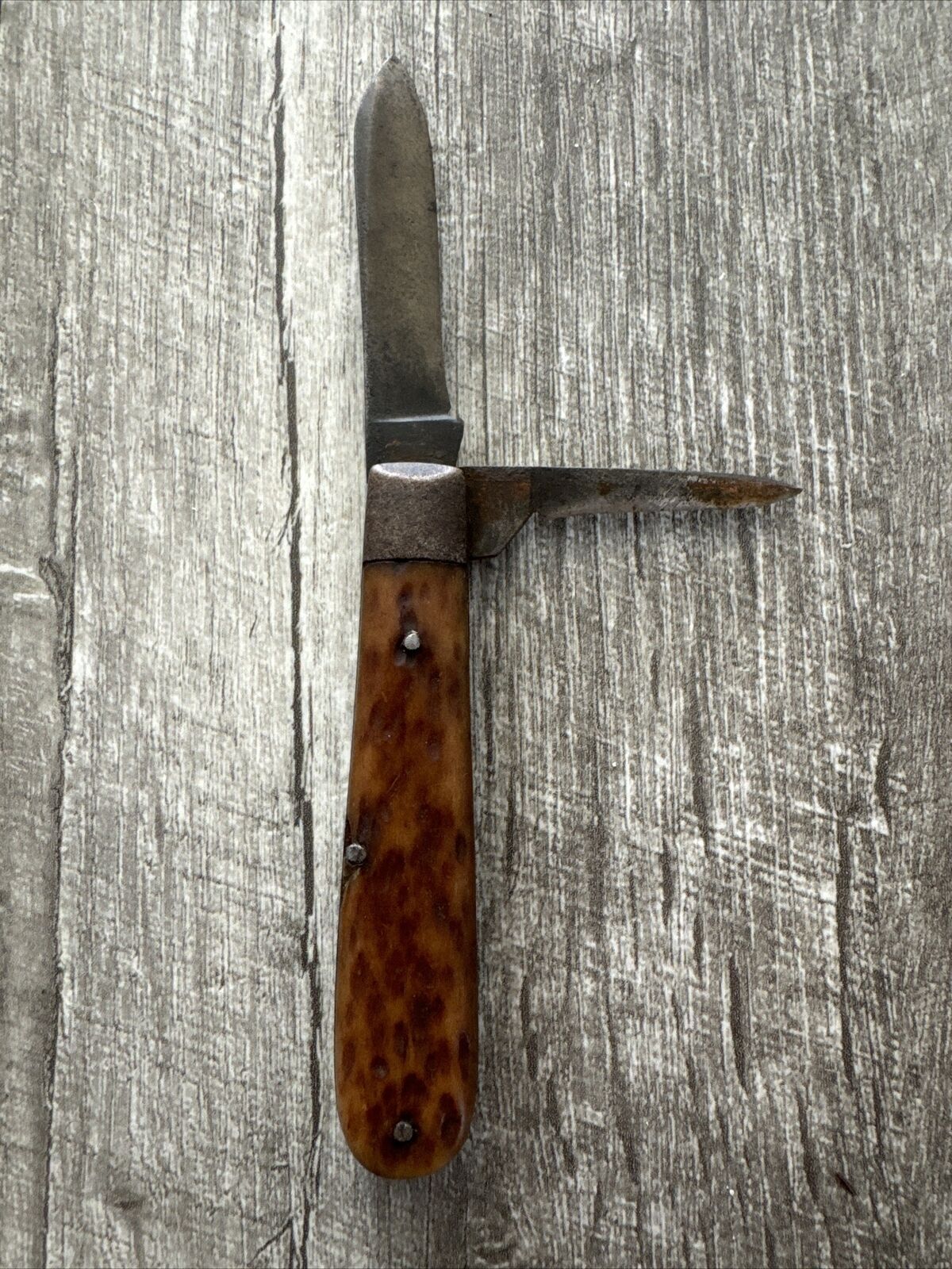 VINTAGE MILLER BROS MERIDEN KNIFE STAG HANDLES Antique