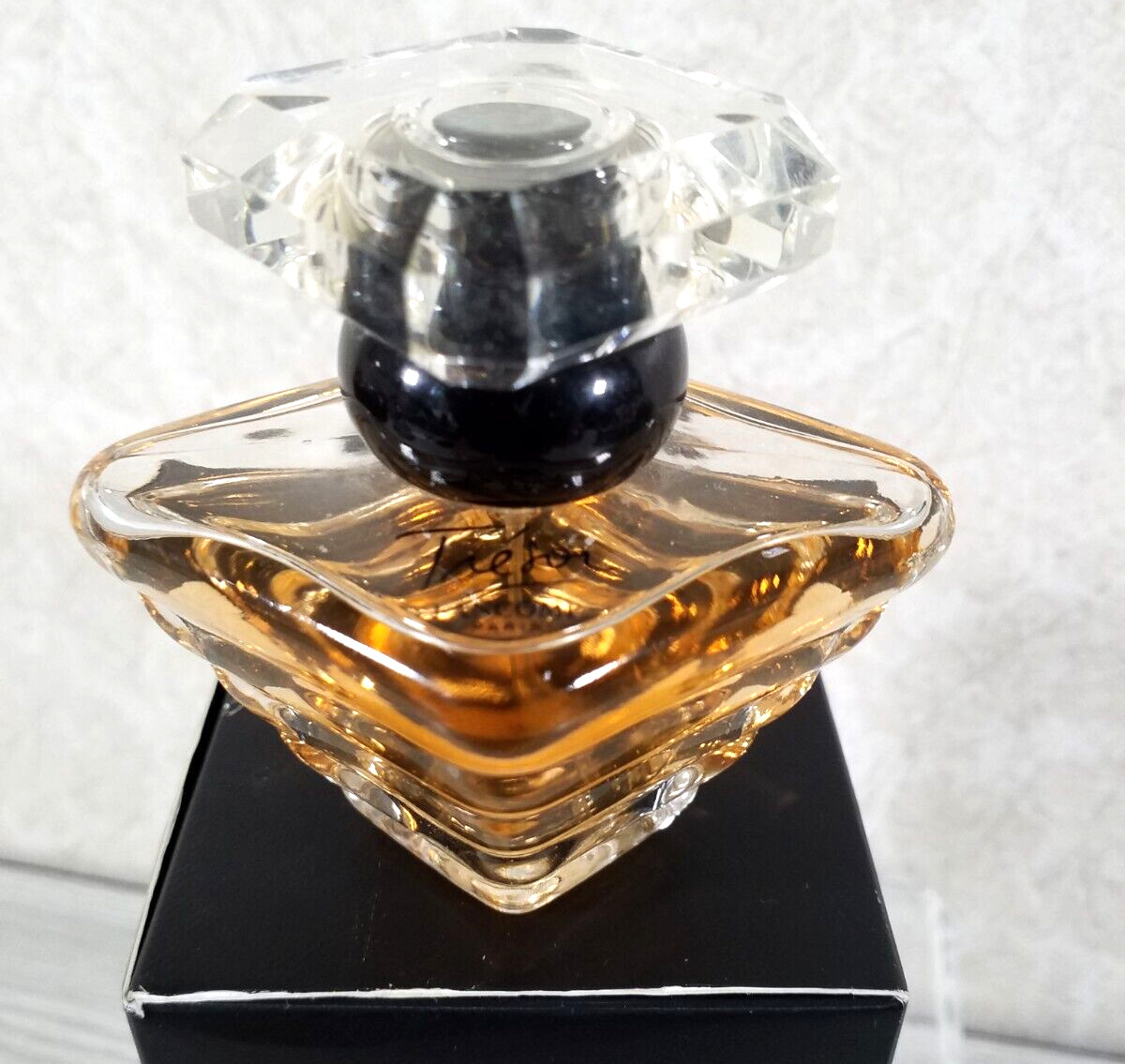 Tresor by Lancome Paris 1.0 oz. Eau de Parfum Spray  95%full