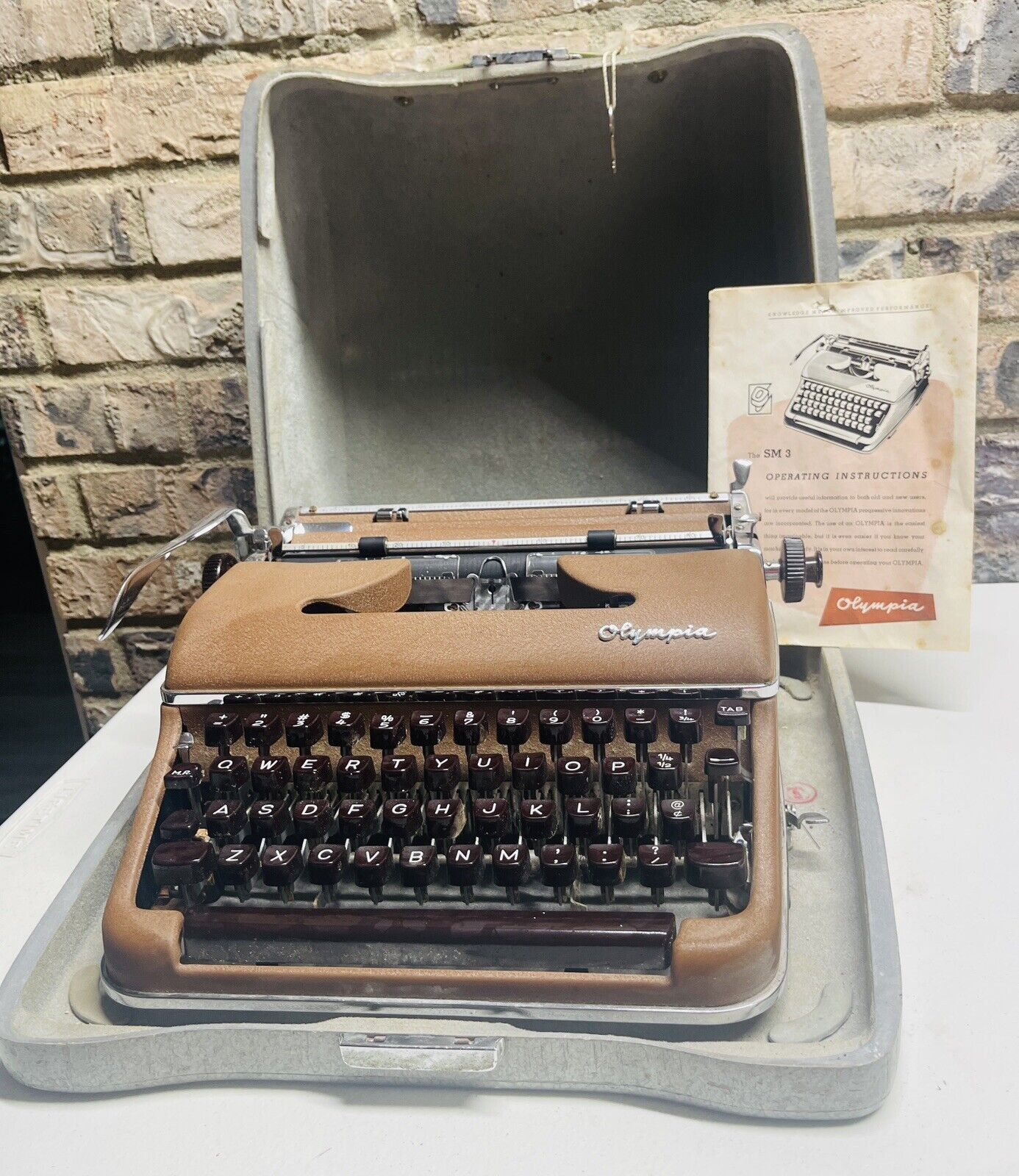 1958 Olympia SM3 Typewriter W/Case+Ribbon - Not Currently Working But Repairable