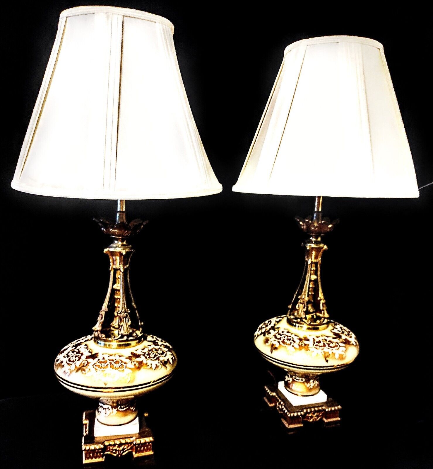 Set of 2 Massive Hollywood Regency Decorative Glass On Bronze Table Lamps