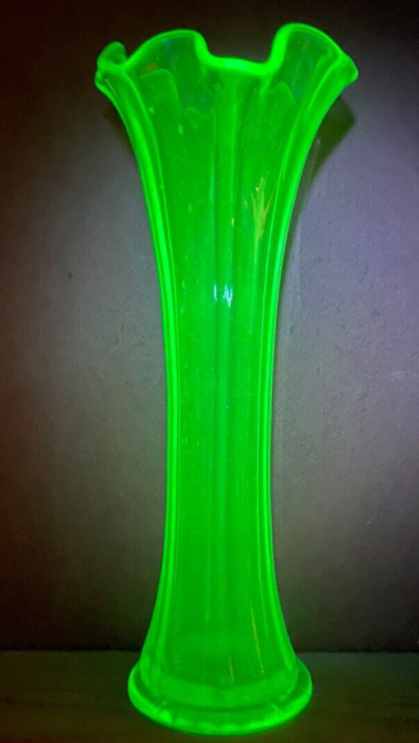 Vintage Antique Uranium Vaseline Glass Stretched Ruffled Green Vase 9.75