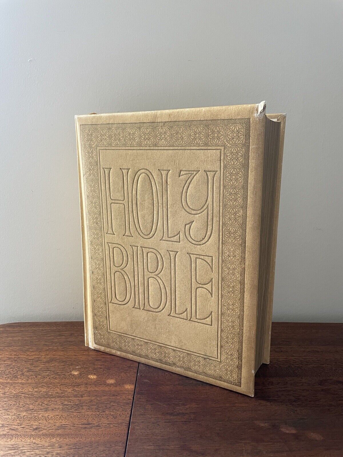 Vintage 1968 Holy Bible Royal Publishers Ivory Family Table New Old Testament