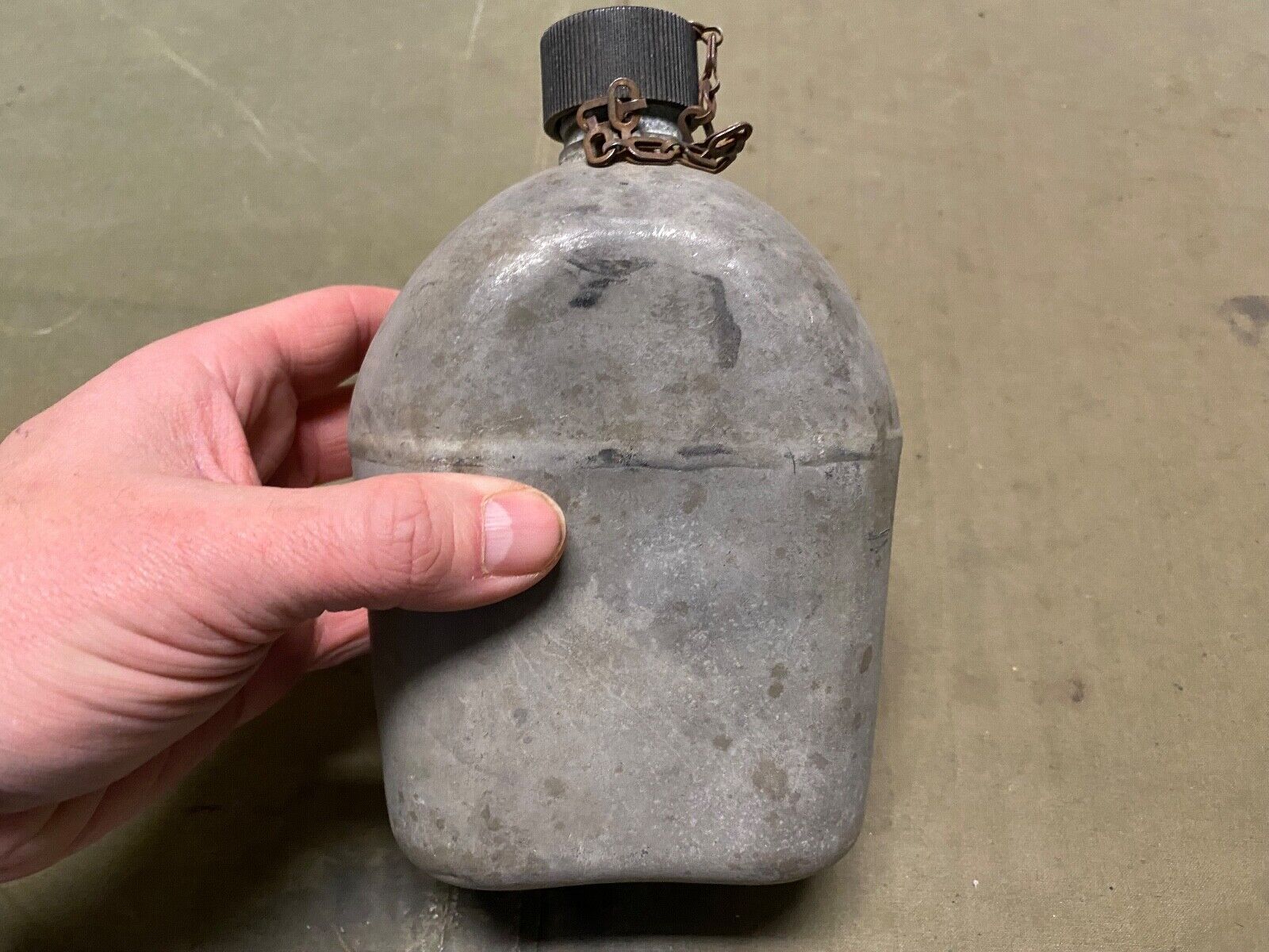 ORIGINAL WWII US ARMY M1942 STEEL CANTEEN-DATED 1942