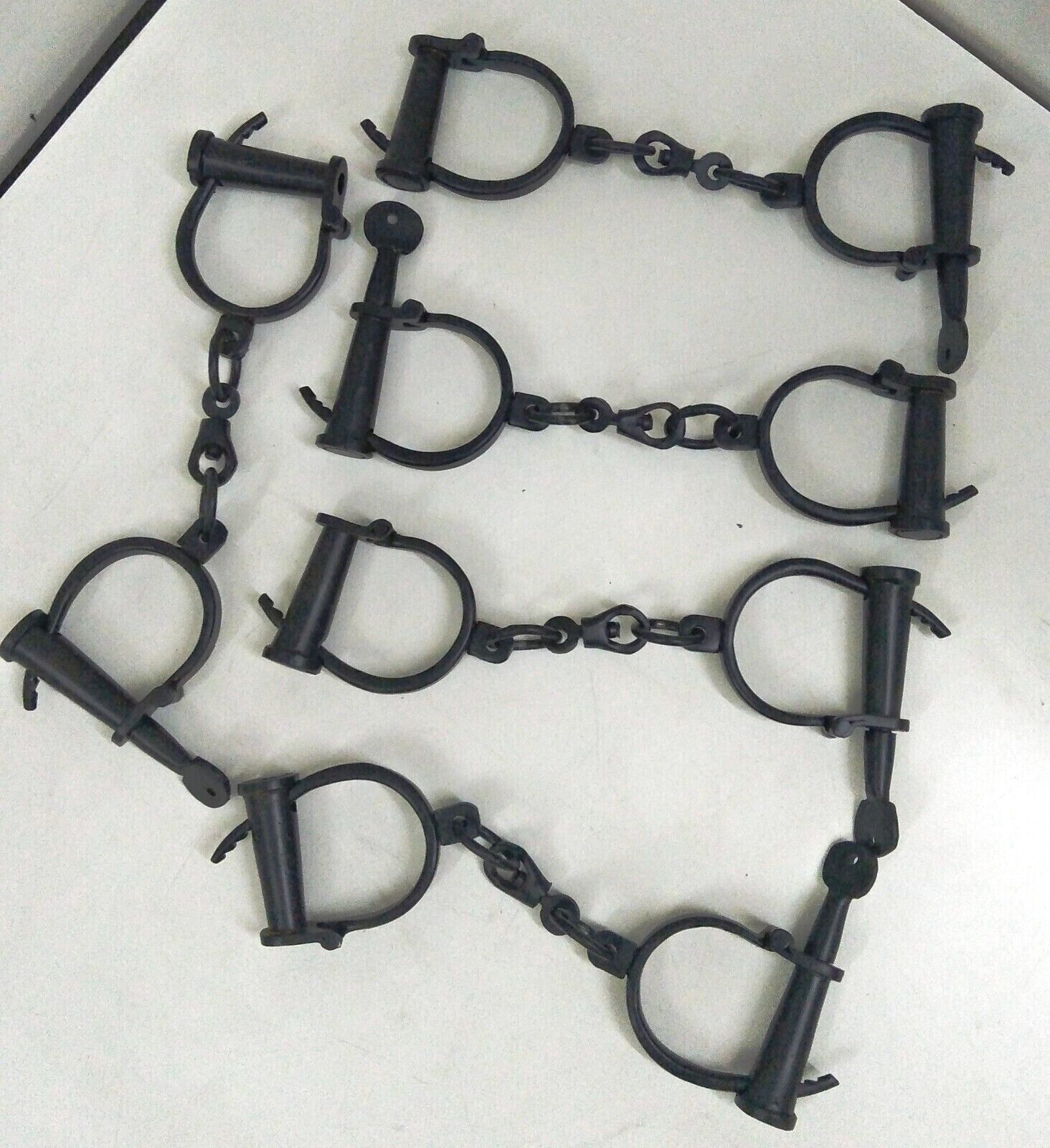 Metal Hand cuffs Iron shackles Hand cuff with chain 12\