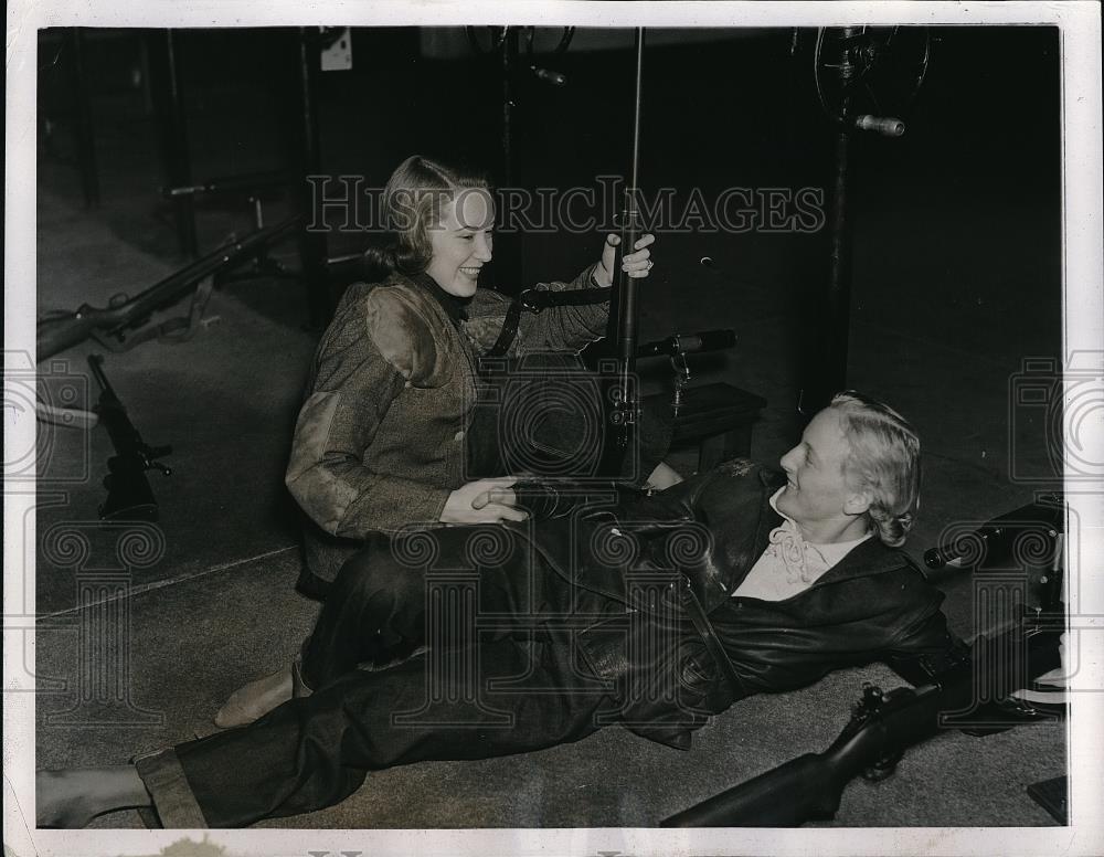 1938 Press Photo Capt. V Junkin of Beaver College & Wanda Calhoun, Drexel