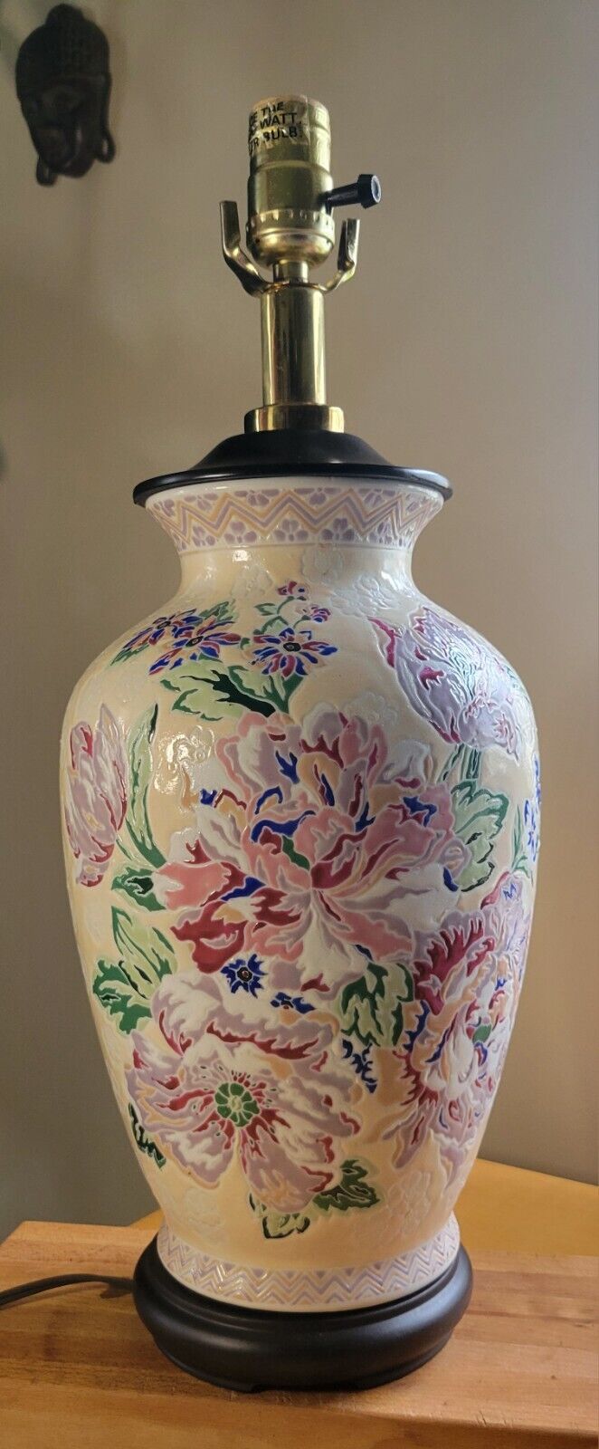 Vintage Beautiful Chinese Multicolor Floral Porcelain Table Lamp