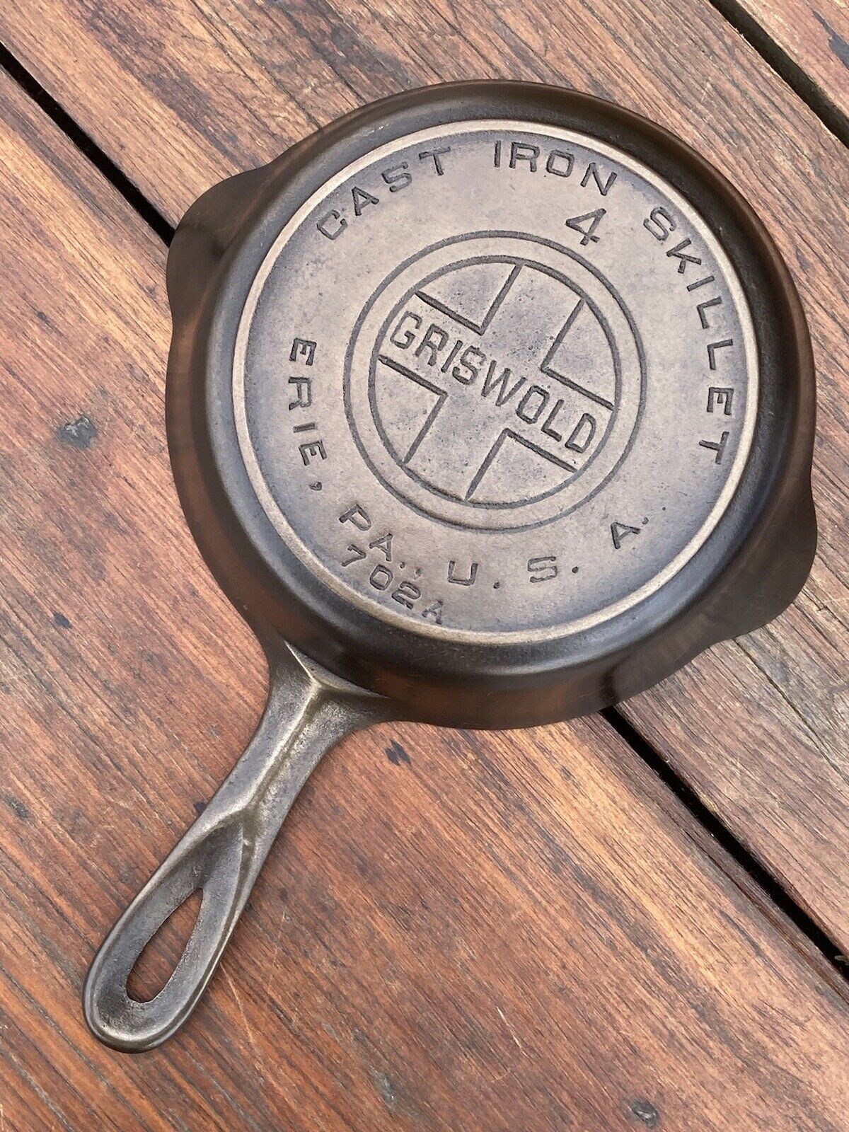 Griswold Cast Iron #4 Large Block Logo Skillet with Heat Ring