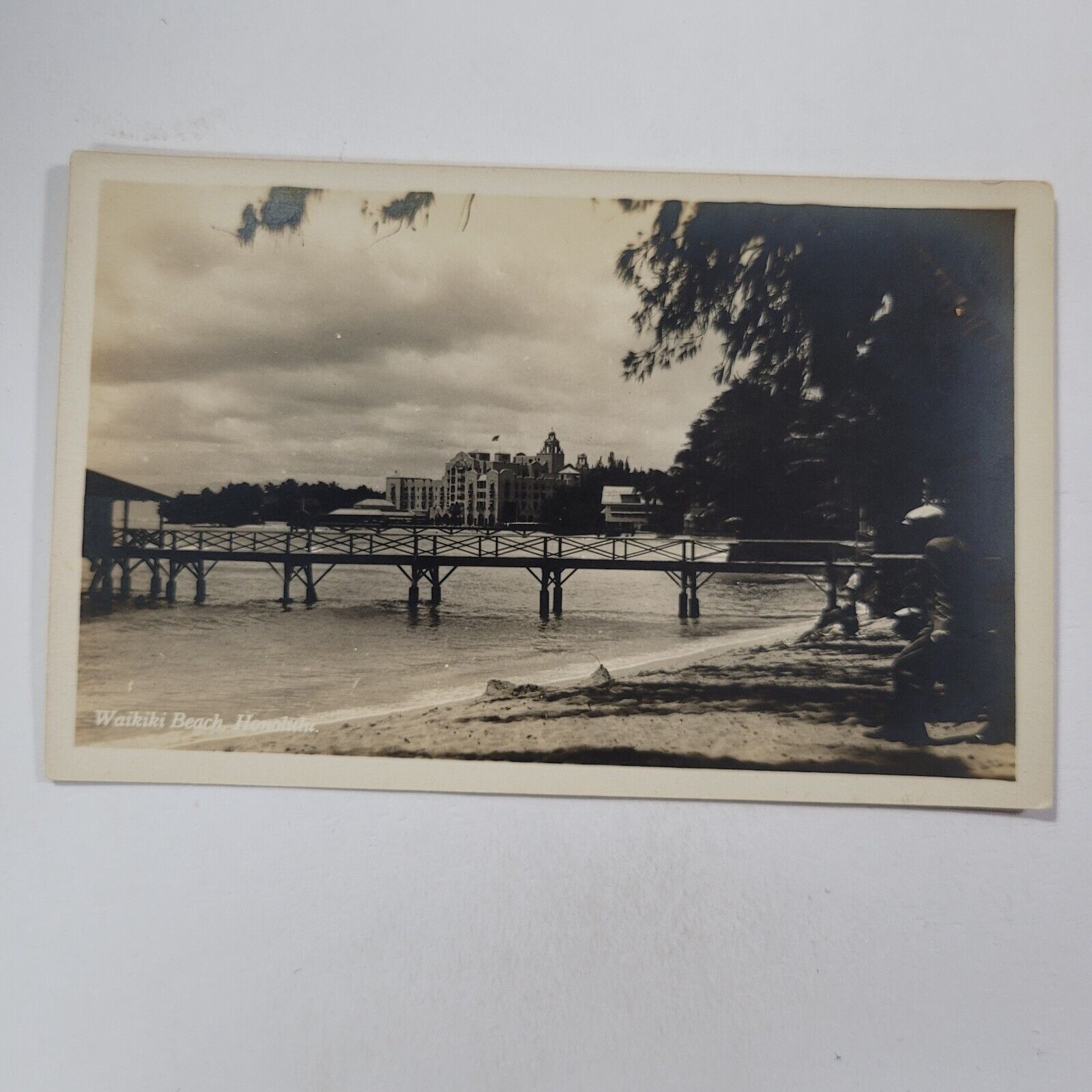 1930'S Waikiki Beach Elk's Club Pier To Royal Hawaiian Vintage Postcard RPPC