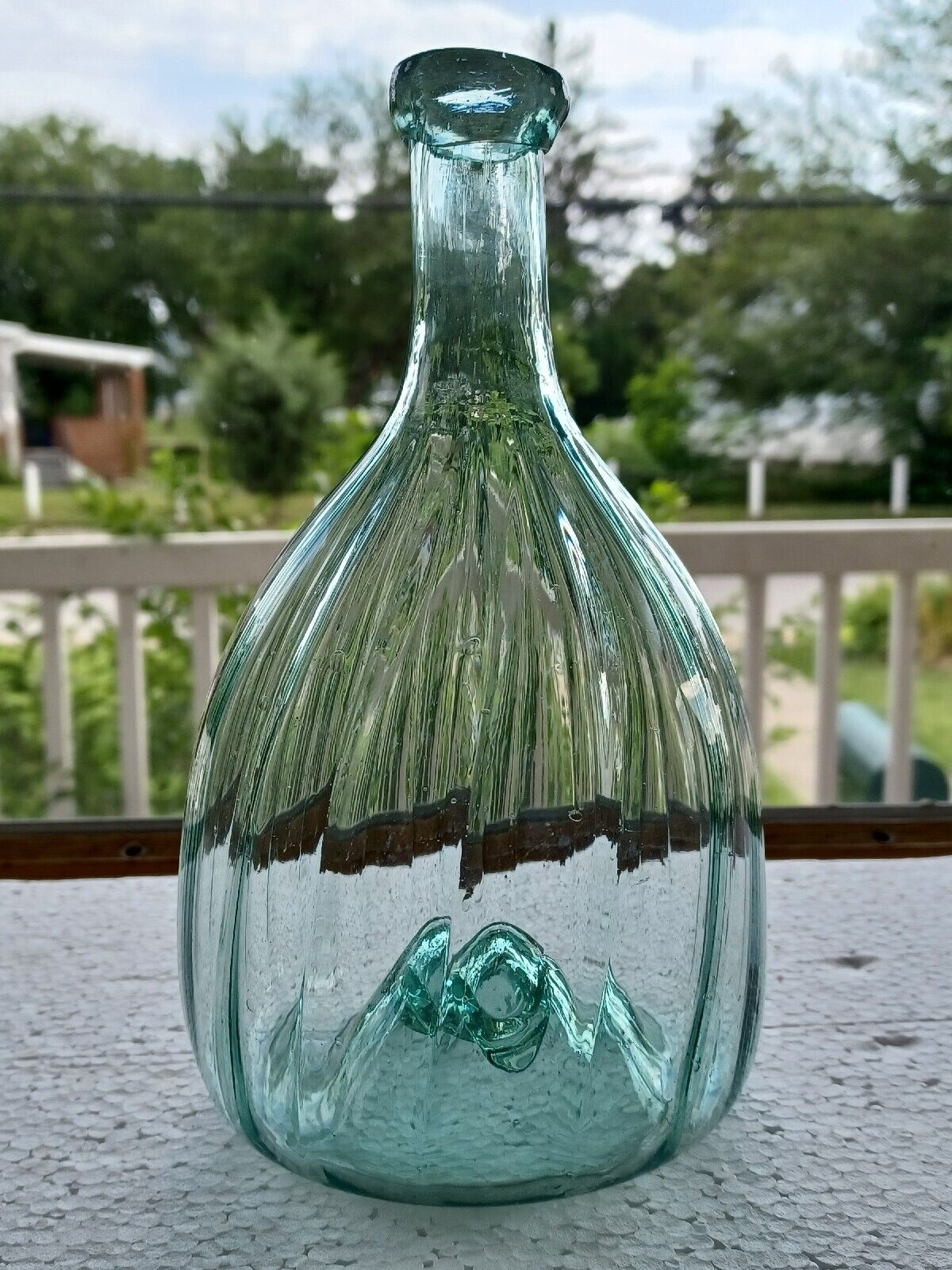 Midwestern or Pittsburgh 16 Vertical Rib Aqua Pontiled Club Bottle C. 1820