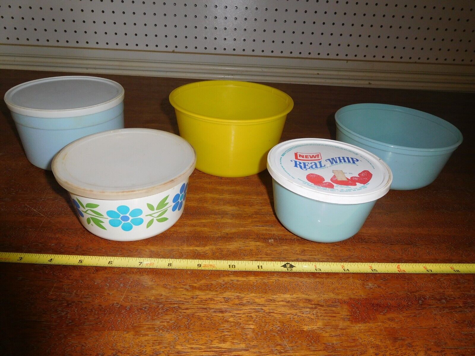 5 Vintage Groovy 1960\'s Colored Plastic Bowls/Containers