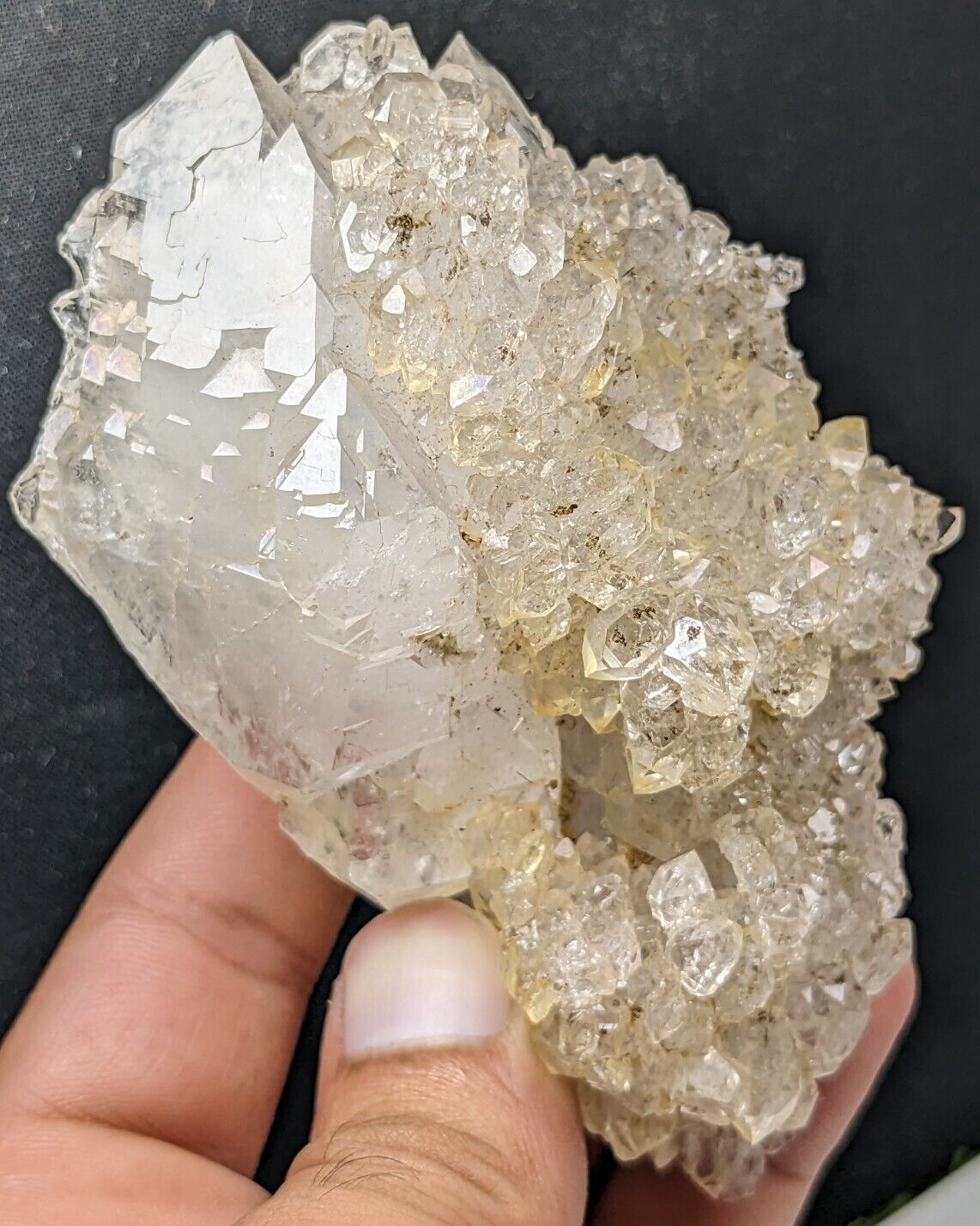 Unusual and very interesting formation of an elestiao Quartz with numerous small