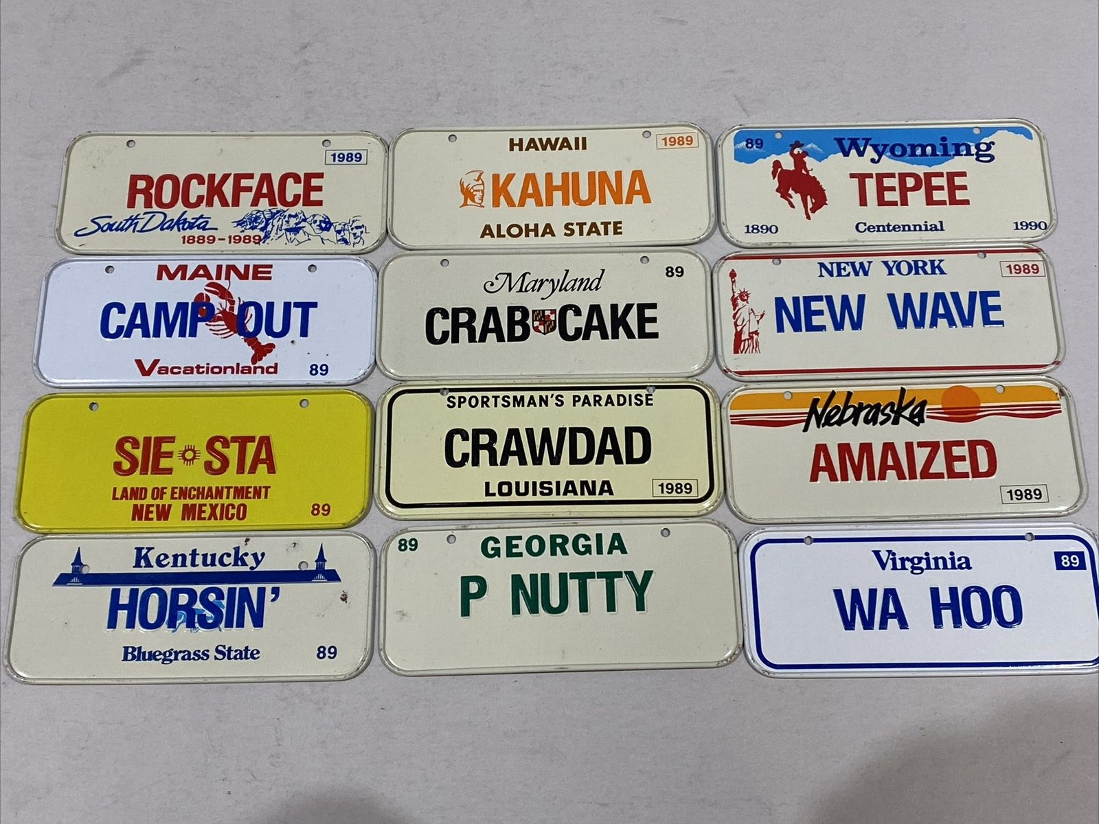 Lot of 12 US Cereal Box 1989 Mini License Plates Vintage Tags A3