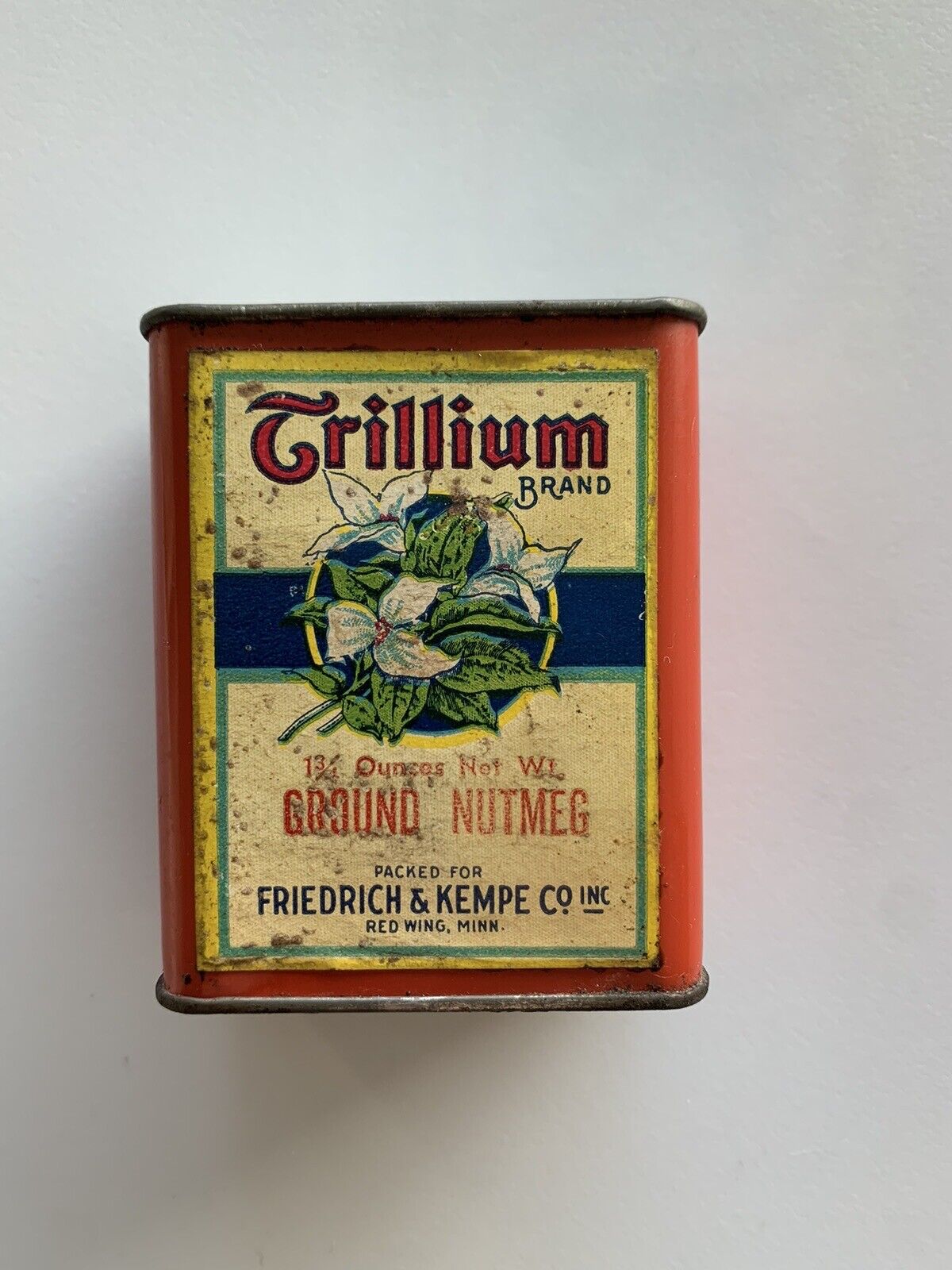 Vintage FRIEDRICH & KEMPE TRILLIUM NUTMEG RED WING MN Advertising Spice Tin Can