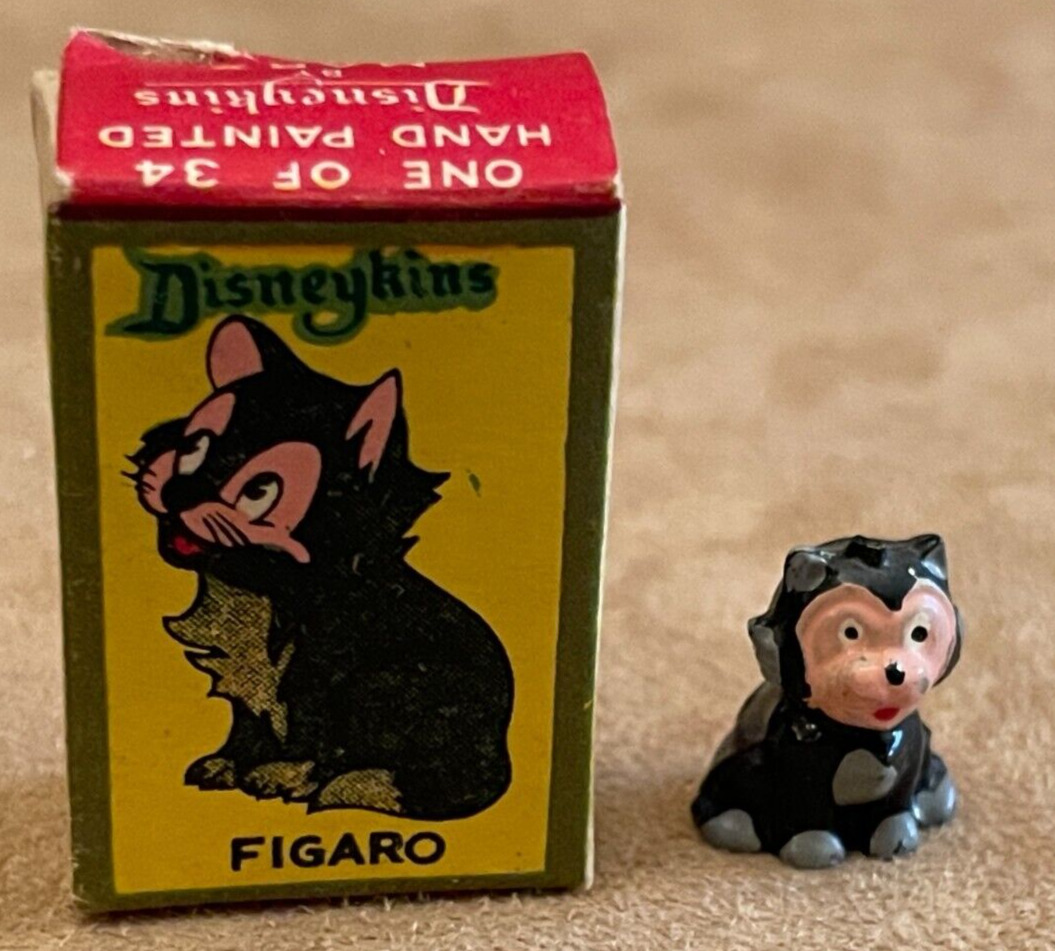 Figaro Disneykins MARX Vintage Disney vintage Pinocchio cat sitting paw down