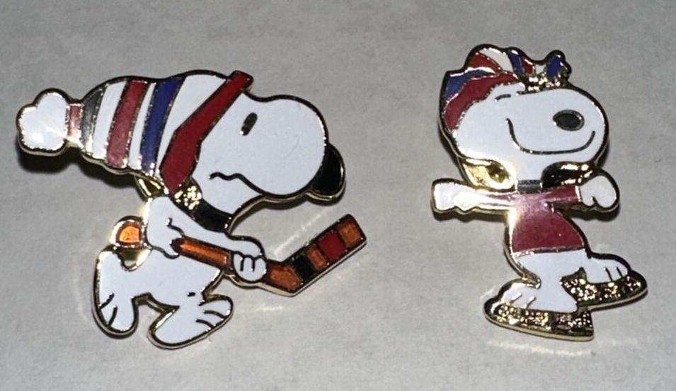 Peanuts Snoopy Lapel Pins Set of 2 Ice Skating & Playing Hockey Gold Enamel Chic