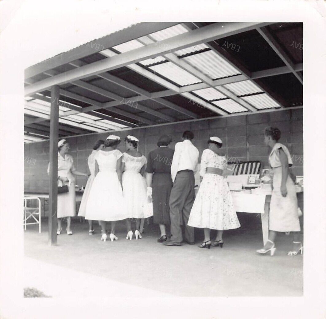 Old Photo Snapshot 1950s Women In White Dress Man #18 Z25