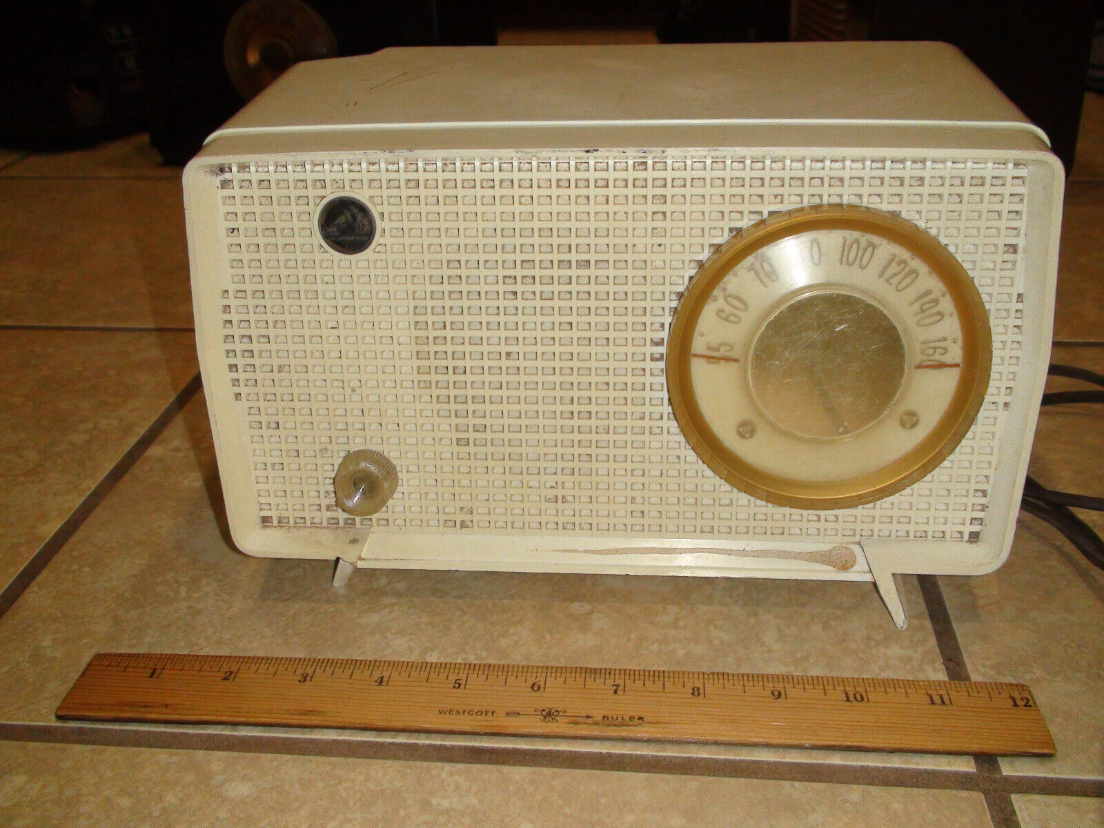 Model 6-X-7 RCA Victor Golden Throat AM Radio 1956-1957 - Powers On