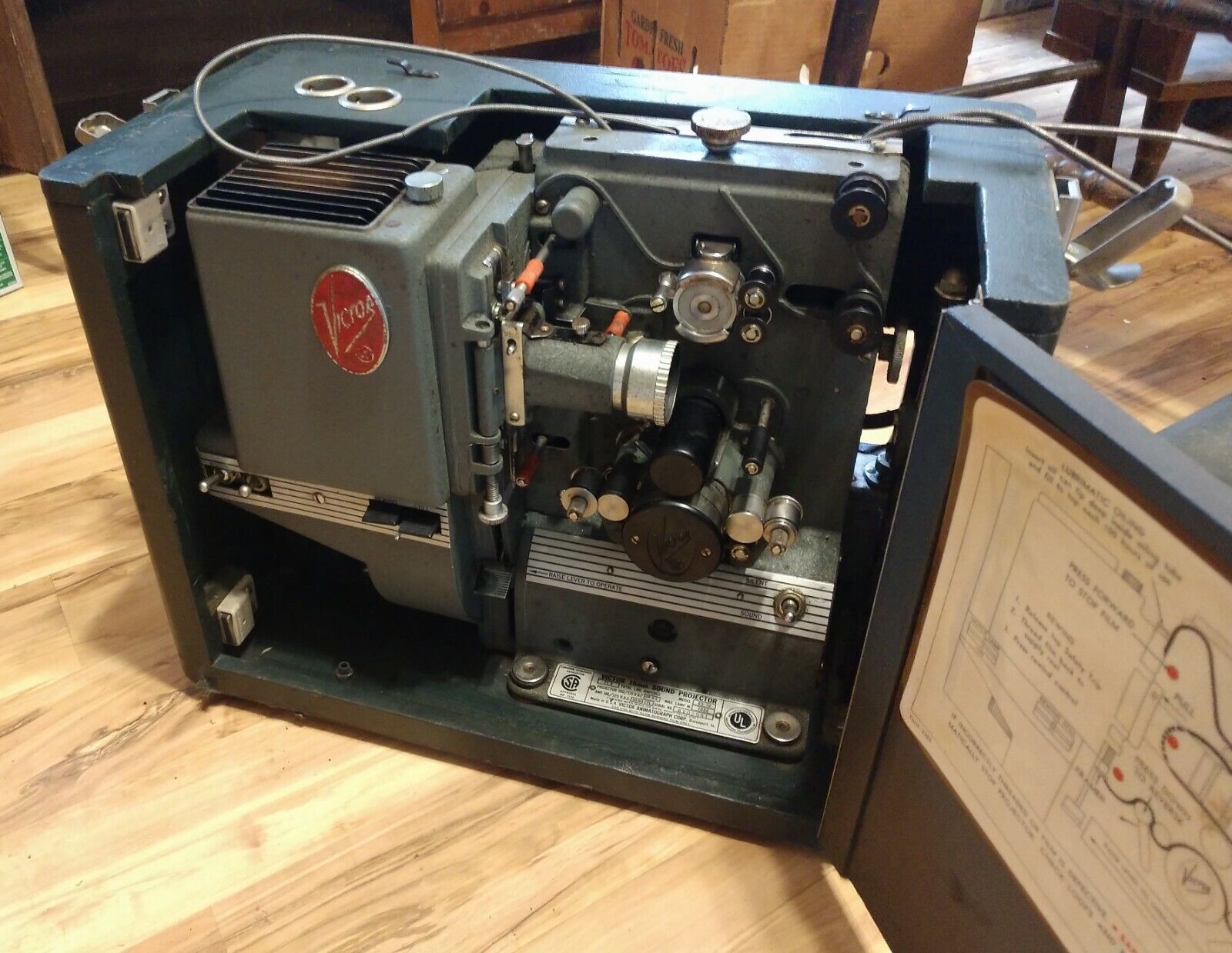 Vintage Victor 16mm Movie Sound Projector, untested
