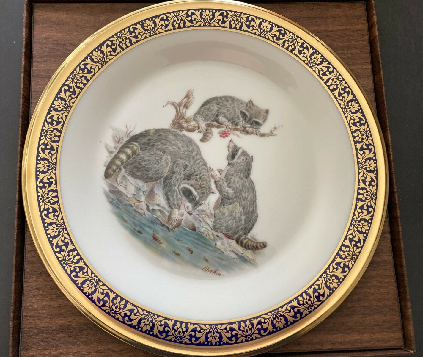 Lenox/Boehm Woodland Wildlife Limited Annual Collector's Plate 1973: Racoon