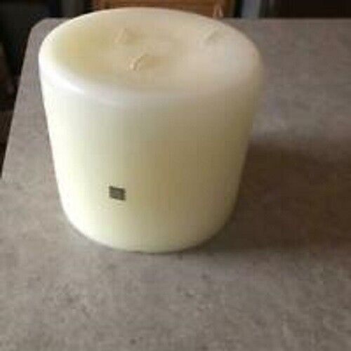Partylite French vanilla 3-wick candle...5 x 6  NIB