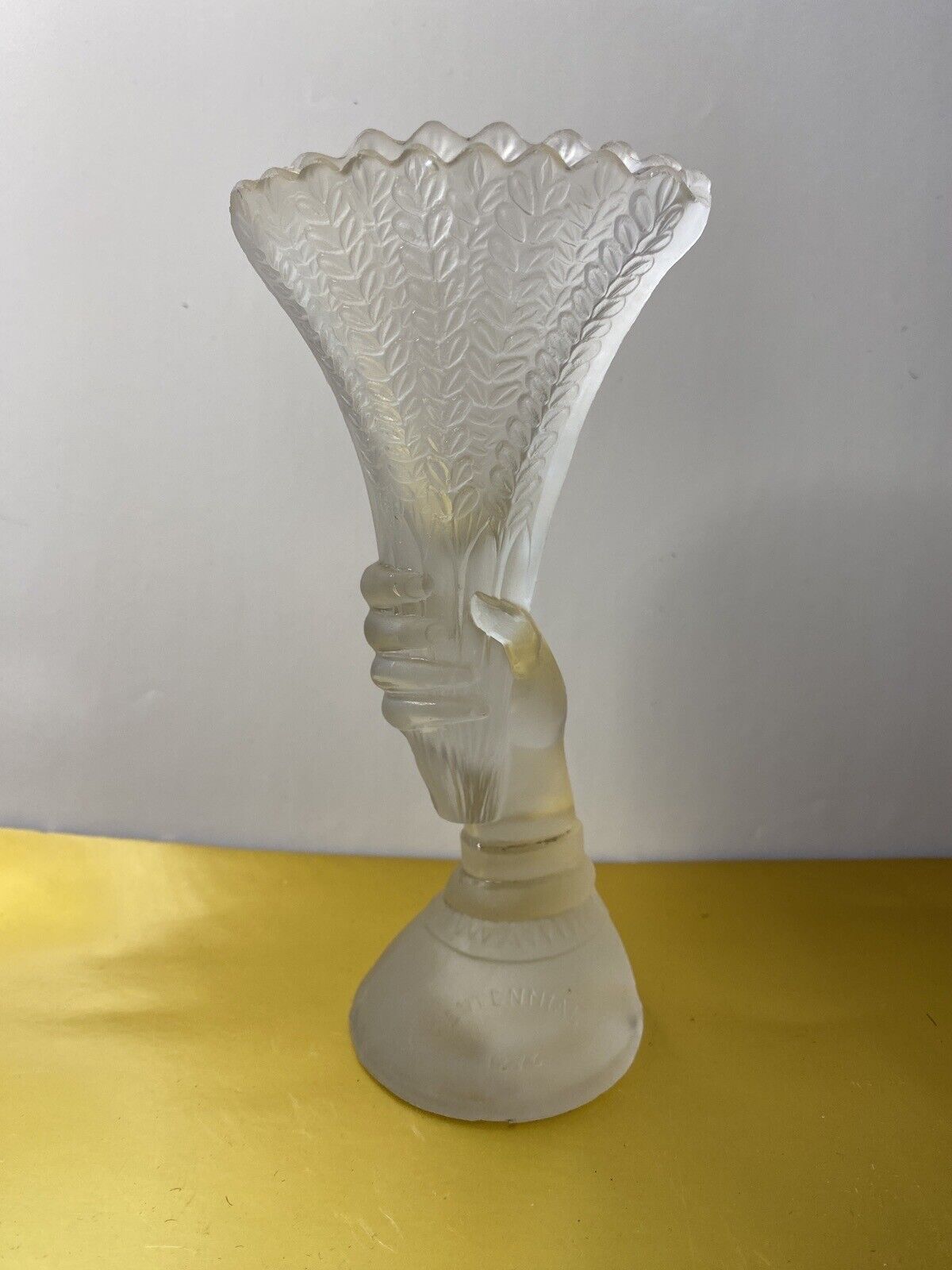 Vintage Centennial 1876 Hand Bouquet Holder Vase by Gillinder & Sons 1876 - V1