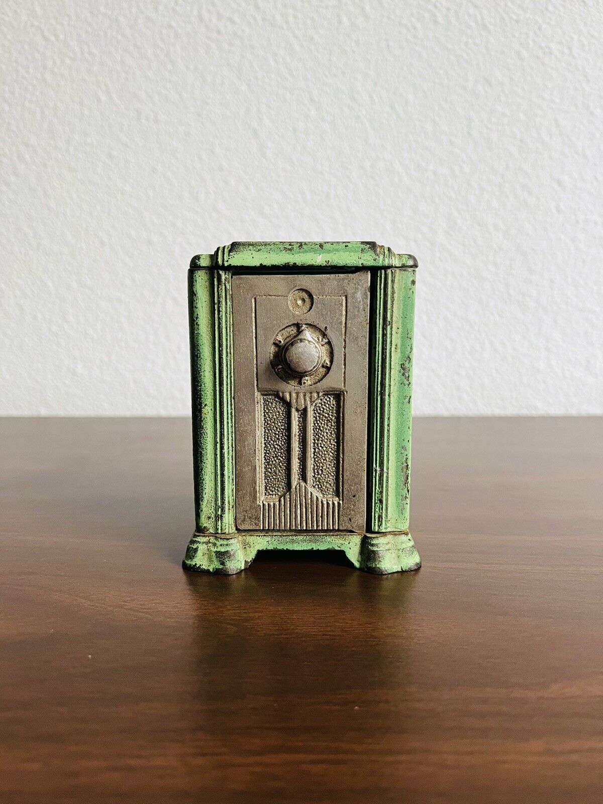 Vintage ART DECO KENTON TOYS CAST IRON RADIO cabinet Coin Bank Green 1930s