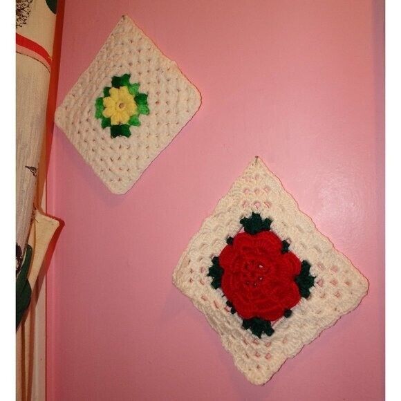 Vintage Two Floral 1970\'s Pot Holders hot pads hand crocheted green white red