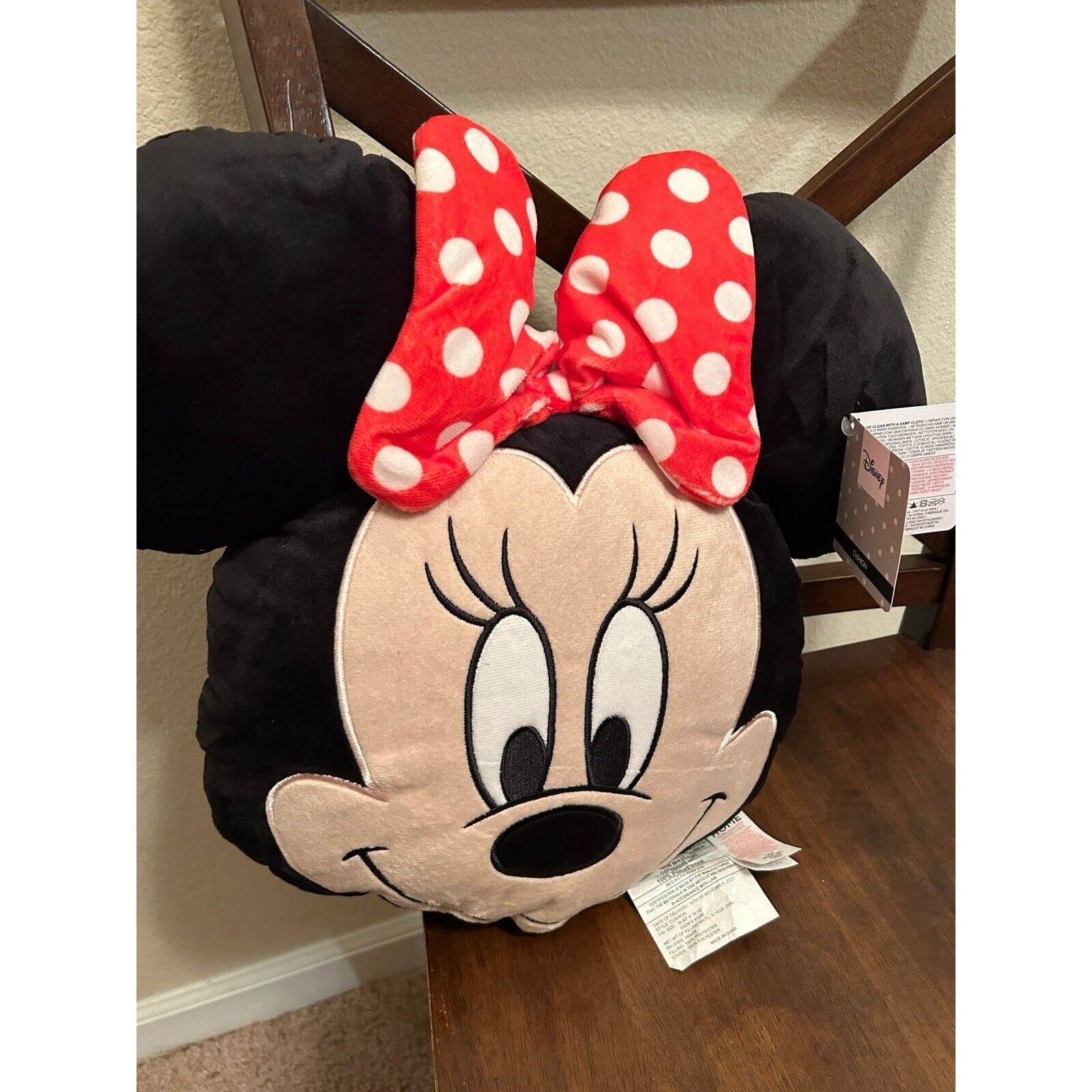 New Disney 17x16 Minnie Mouse pillow