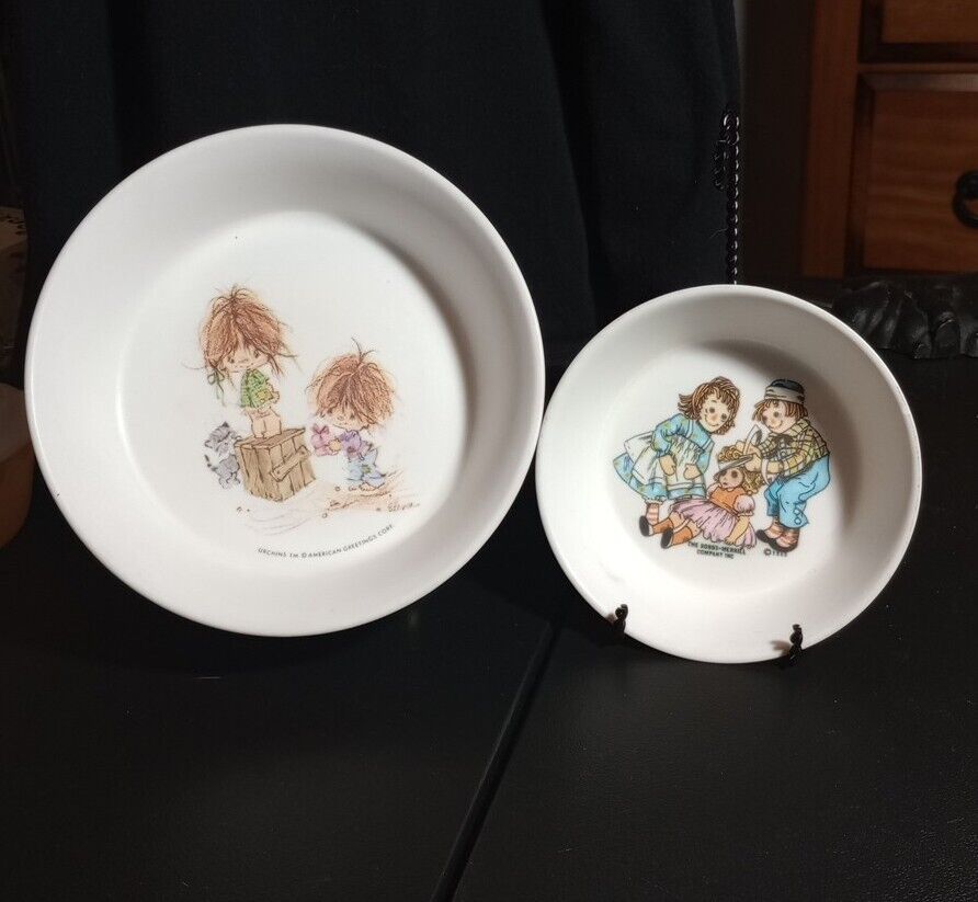 Vintage Oneida Plastic Bowls, Urchins  Raggedy Ann & Andy