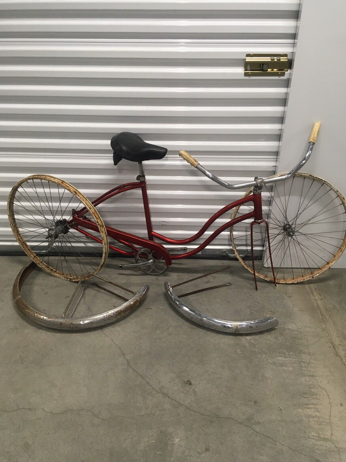 vintage Schwinn 26’ Bicycle