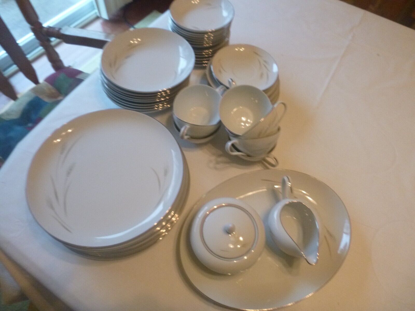 Aristo Craft Fine China 8  Plates ,cup,serving plate sugar bowl and creamer