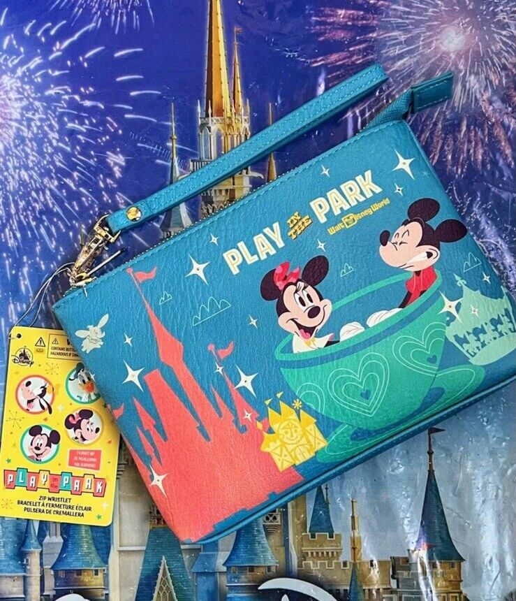 2024 Disney Parks Play In The Park Light Up Wristlet Wallet Mickey Minnie - NEW
