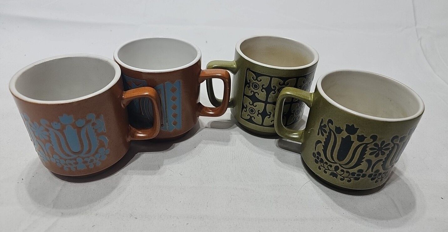 Vintage 1970s Speckled Stoneware Stacking Mugs Country Pattern - Set of 4