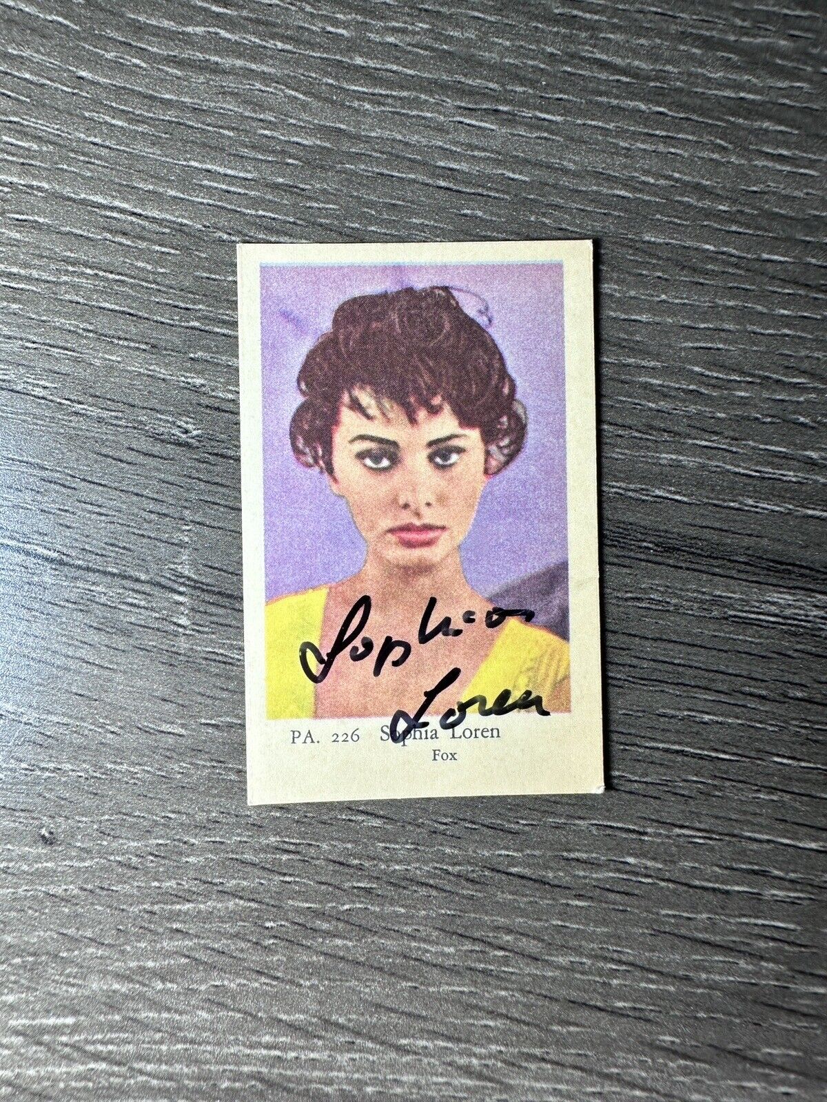 Sophia Loren Autographed 1958 Dutch Gum Trading Card
