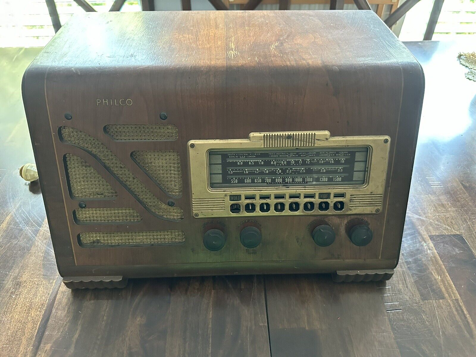 Philco Radio Model 40-150 (Tested Read Description)