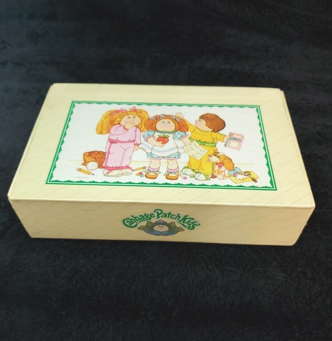 Vintage Cabbage Patch Pencil Crayon Box Case 1984  #9227-8/NEW SEALED